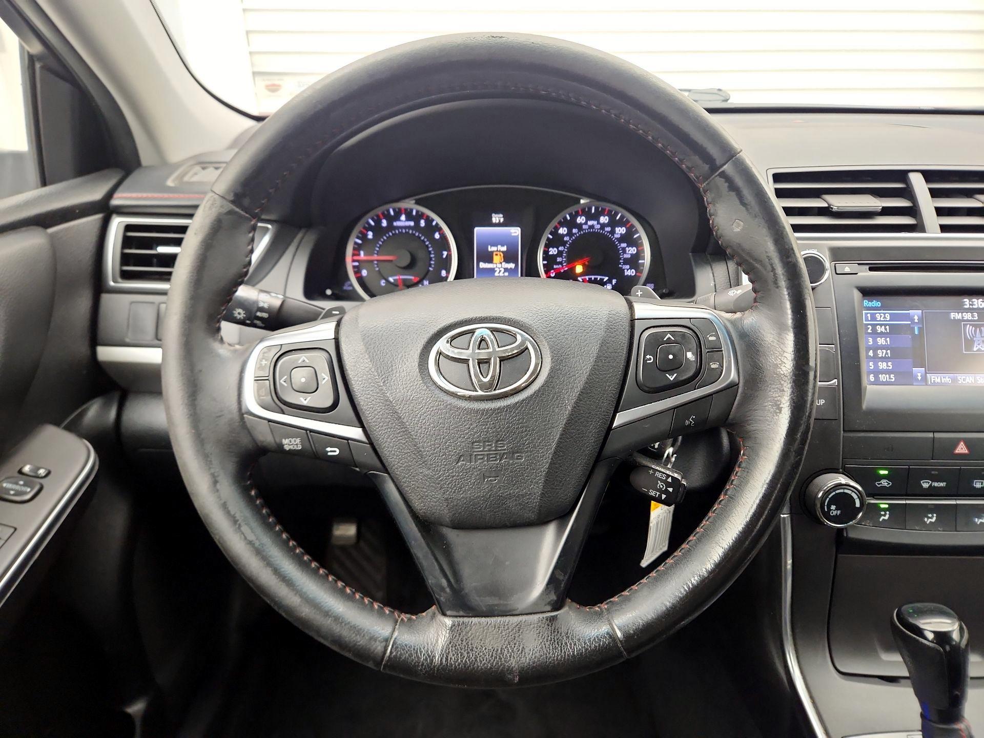 Thumbnail: 2016 Toyota Camry - 10
