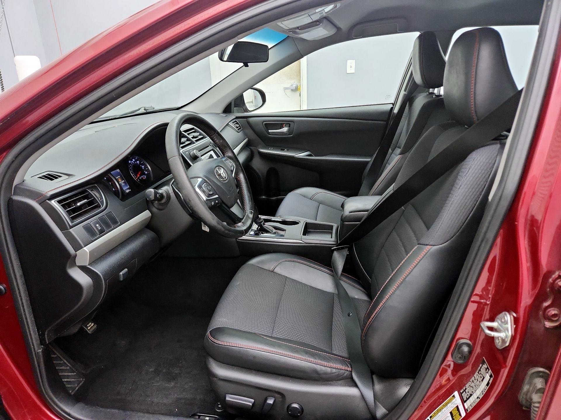 Thumbnail: 2016 Toyota Camry - 11