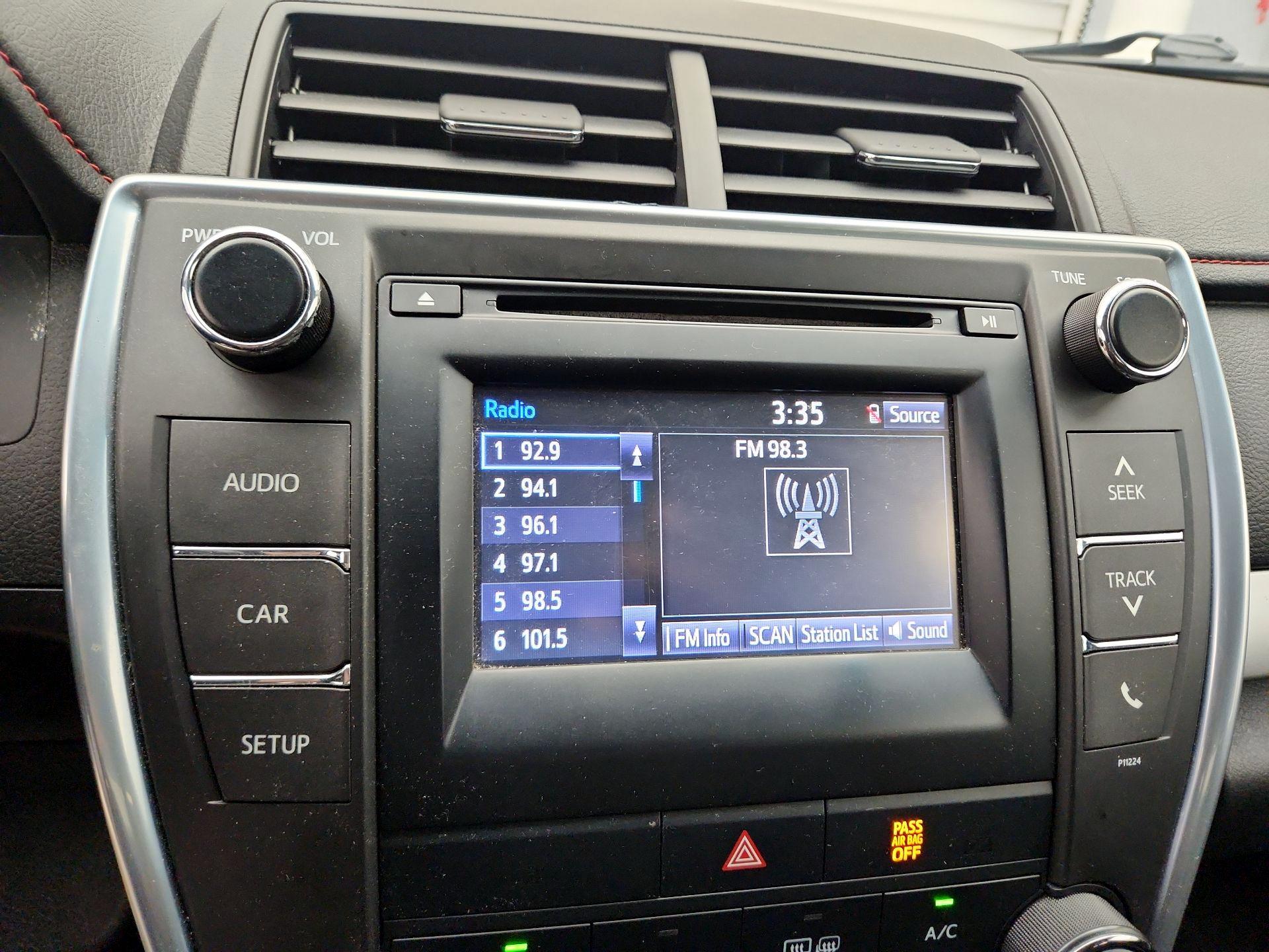 Thumbnail: 2016 Toyota Camry - 15