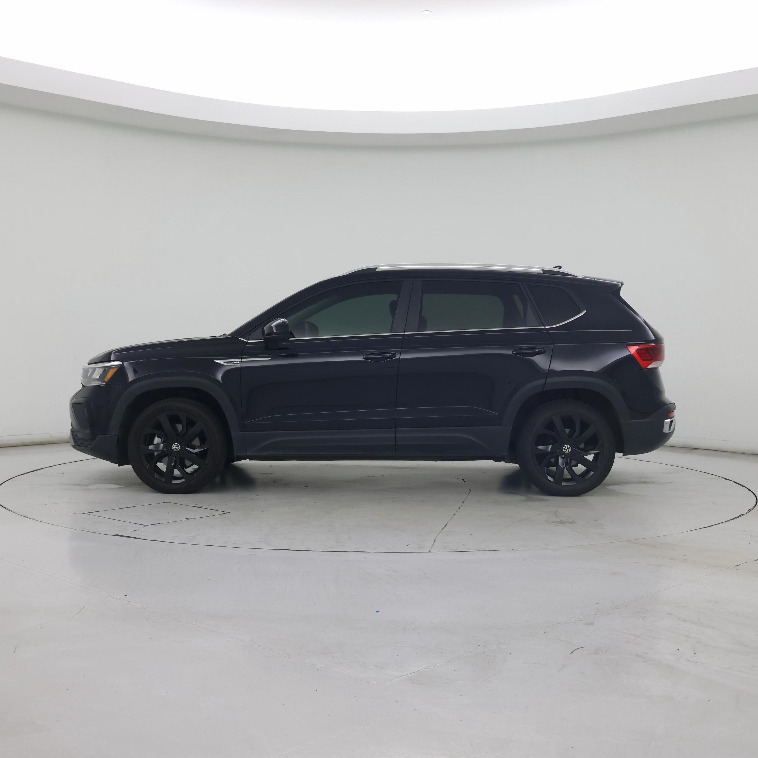 Thumbnail: 2023 Volkswagen Taos - 3