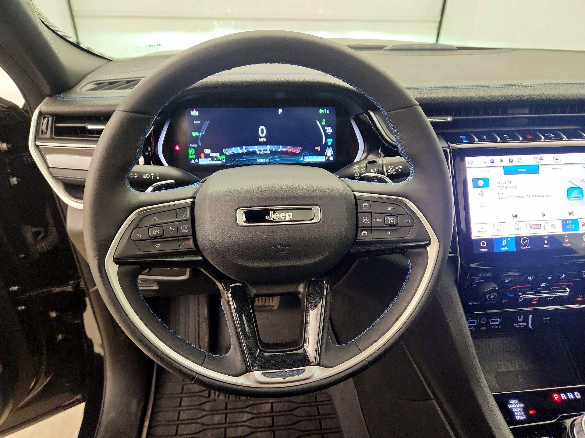 Thumbnail: 2023 Jeep Grand Cherokee - 10