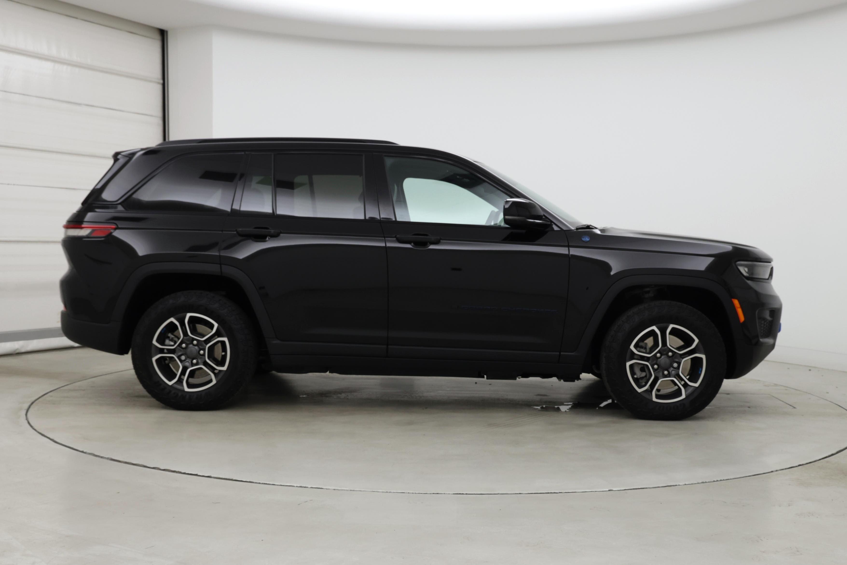 Thumbnail: 2023 Jeep Grand Cherokee - 7