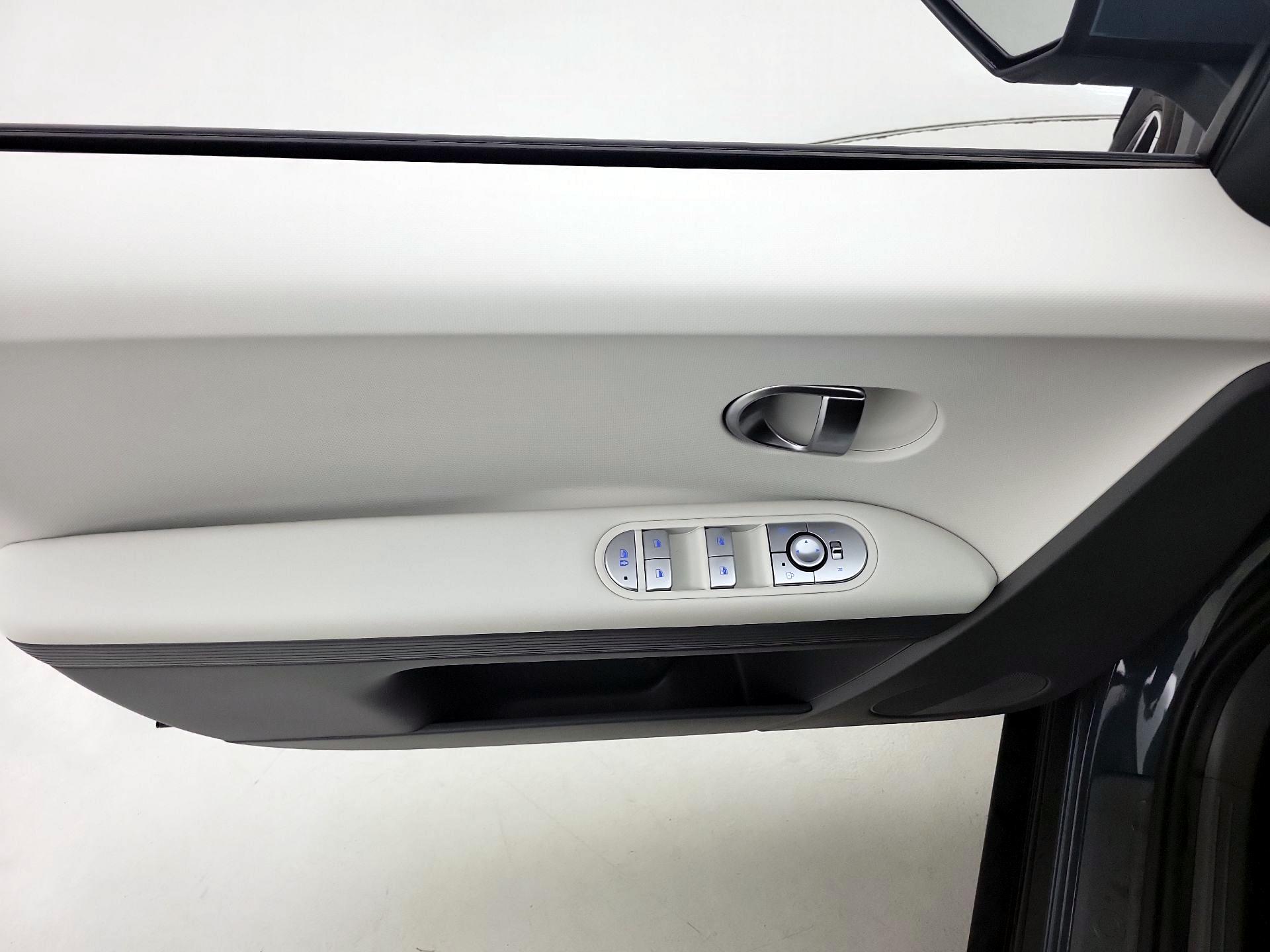 Thumbnail: 2024 Hyundai Ioniq 5 - 12