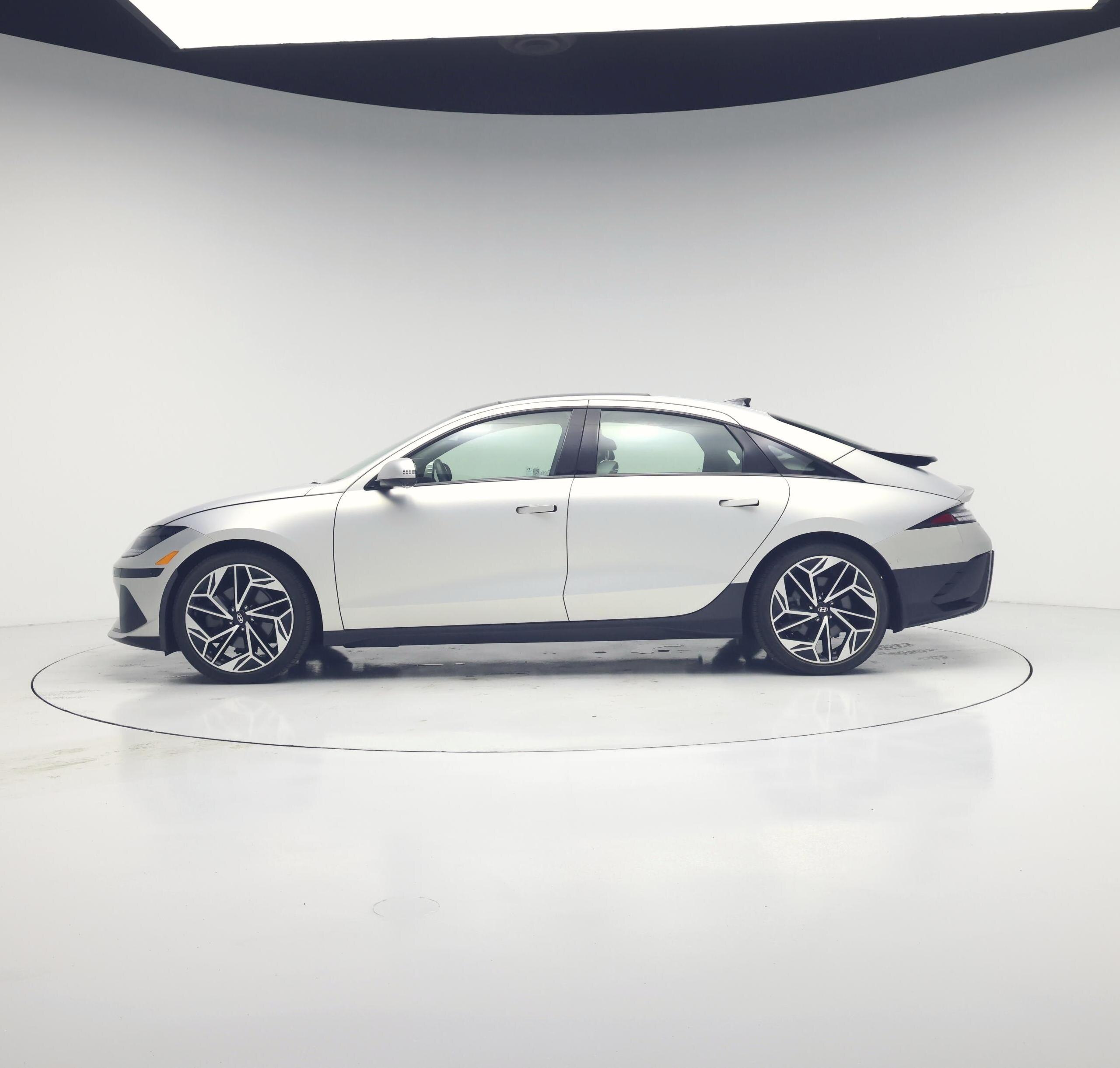 Thumbnail: 2024 Hyundai Ioniq 6 - 3