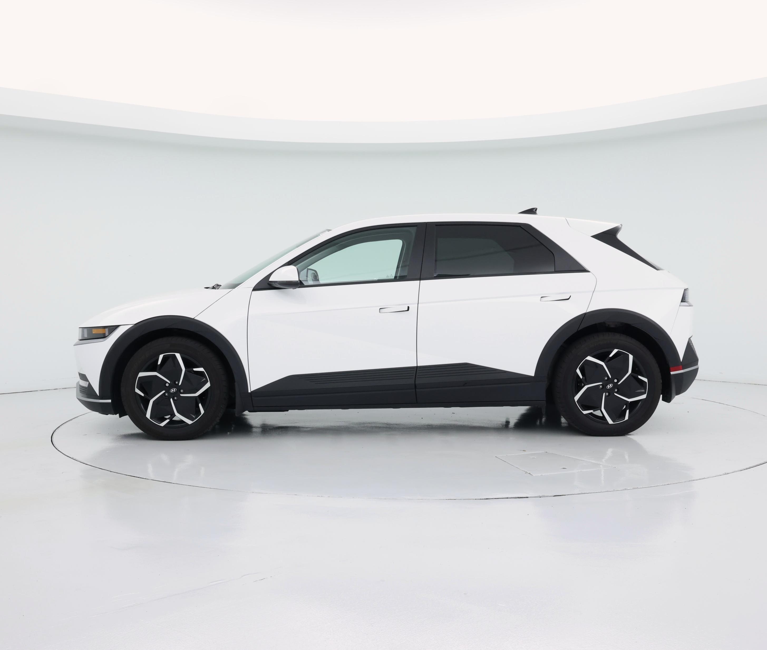 Thumbnail: 2024 Hyundai Ioniq 5 - 3