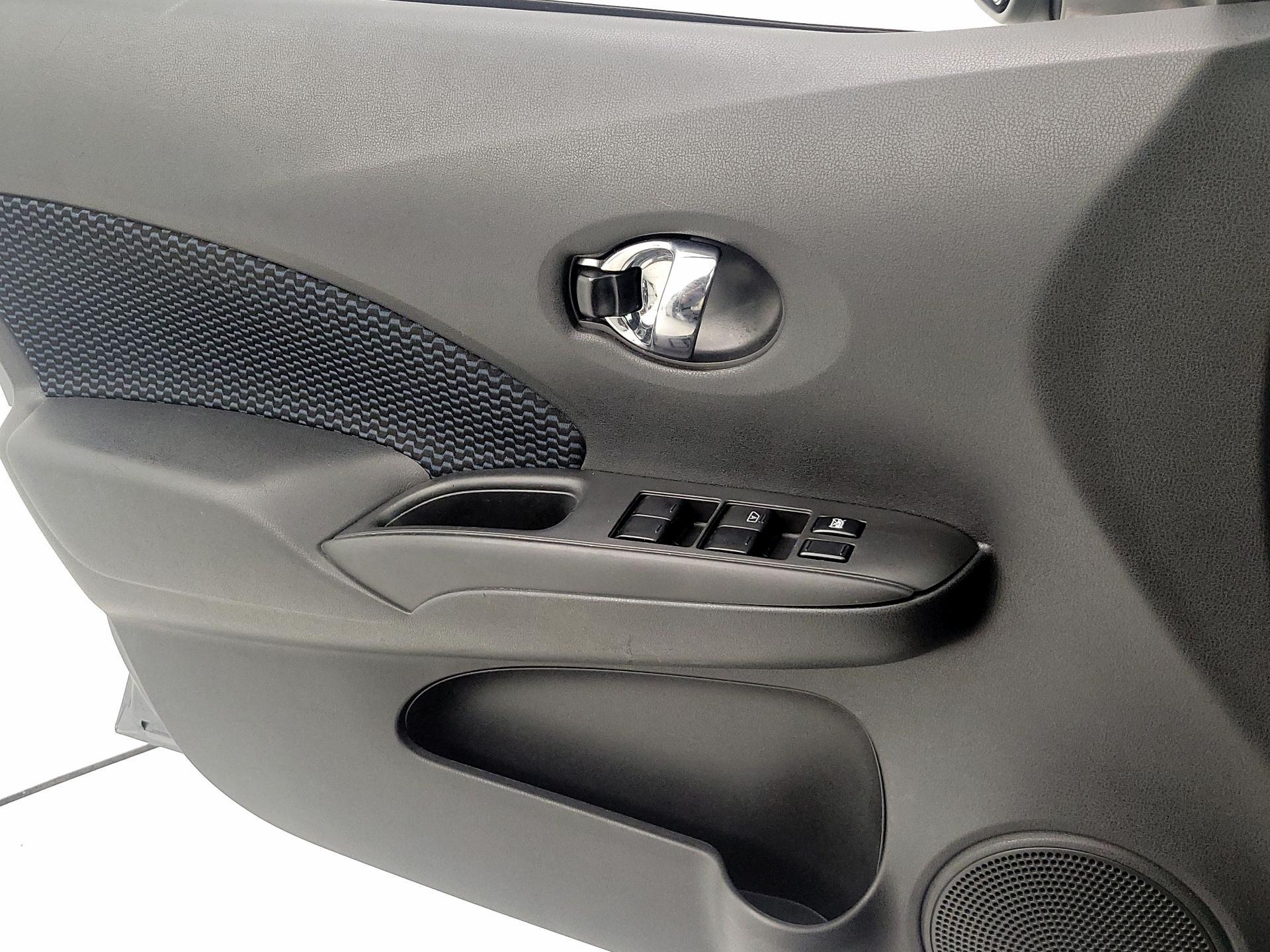 Thumbnail: 2019 Nissan Versa Note - 12