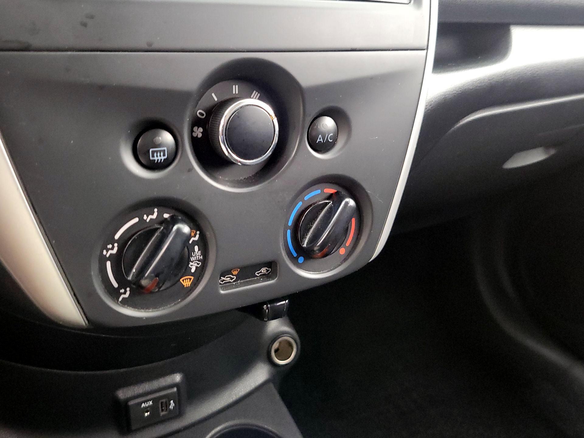 Thumbnail: 2019 Nissan Versa Note - 16