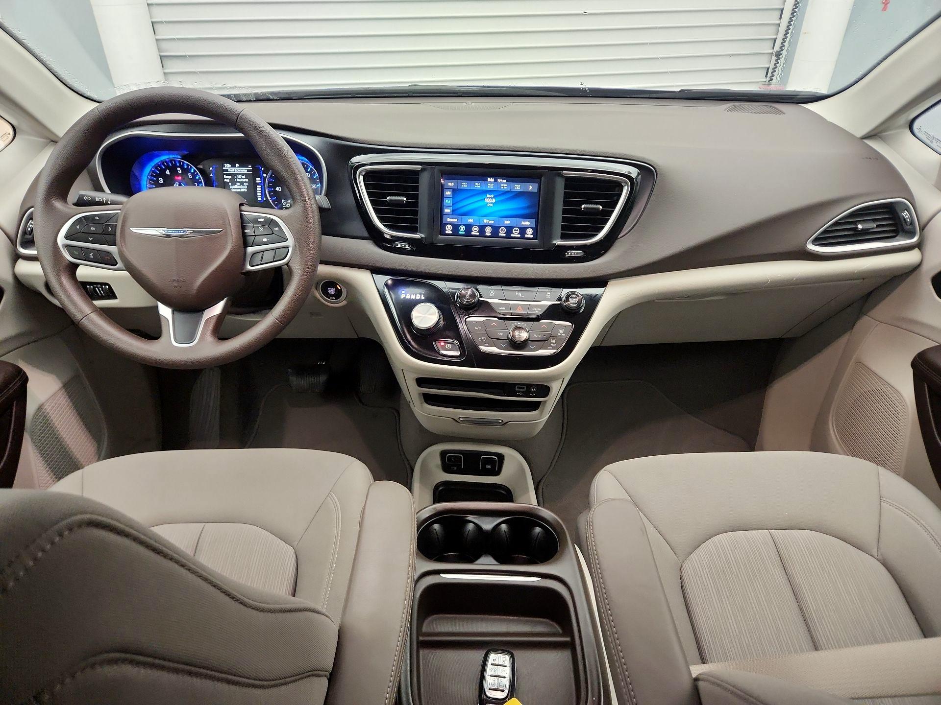 Thumbnail: 2020 Chrysler Pacifica - 9