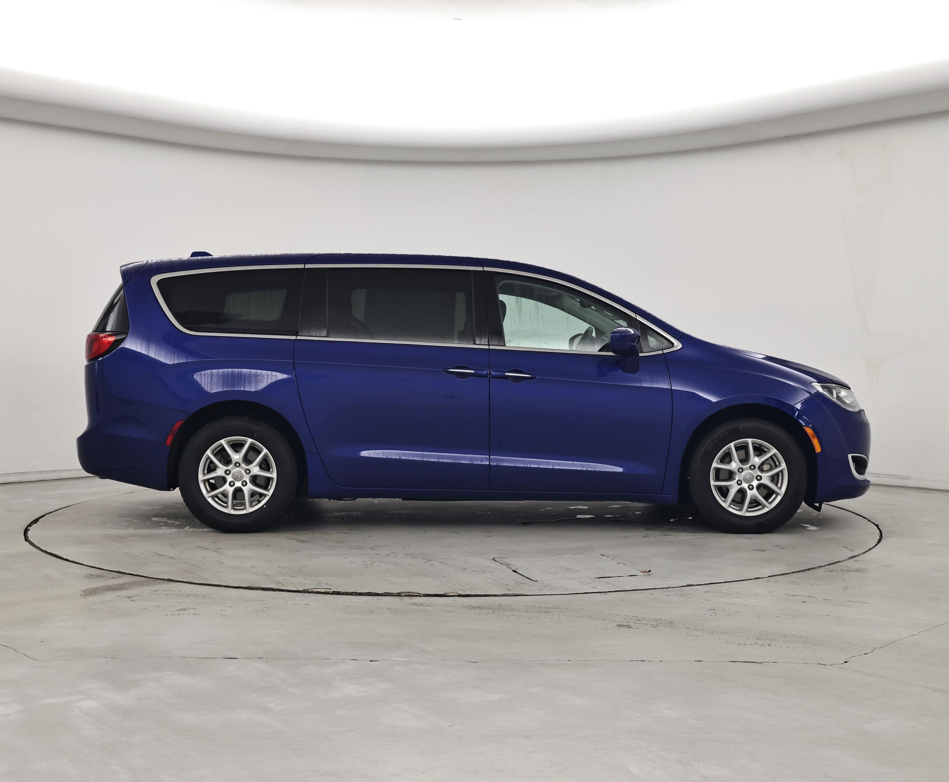 Thumbnail: 2020 Chrysler Pacifica - 7