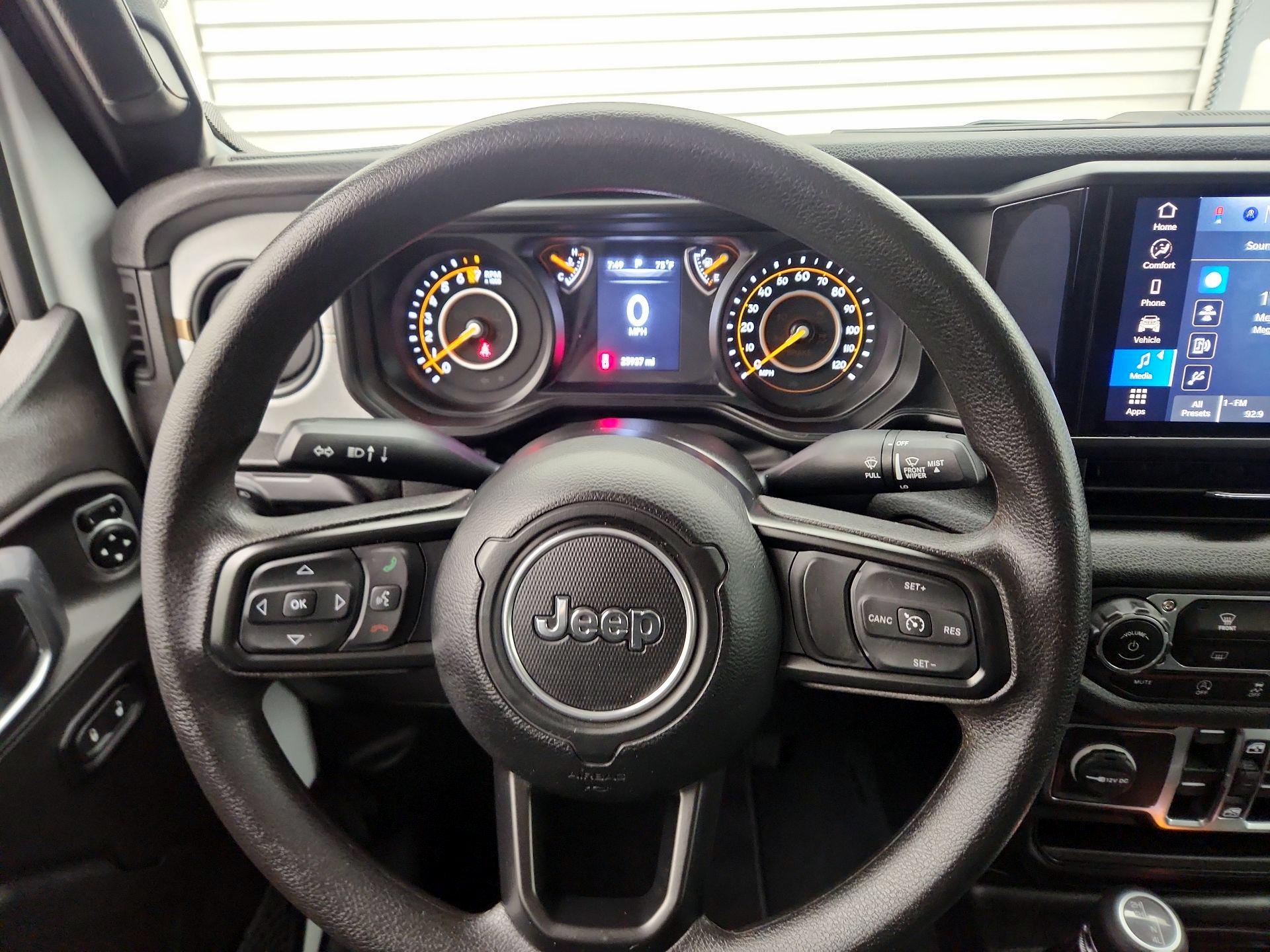 Thumbnail: 2025 Jeep Gladiator - 10
