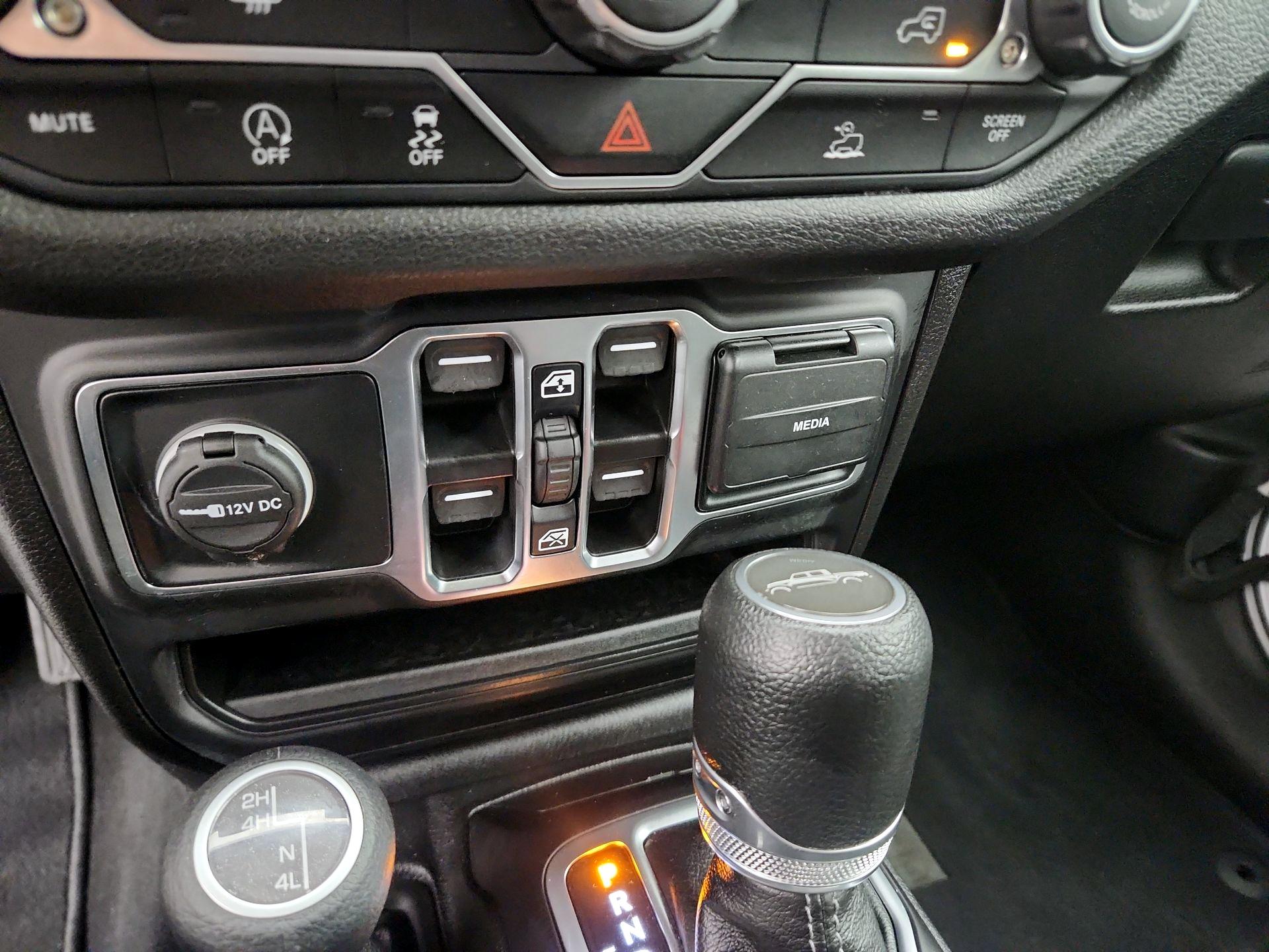 Thumbnail: 2025 Jeep Gladiator - 18