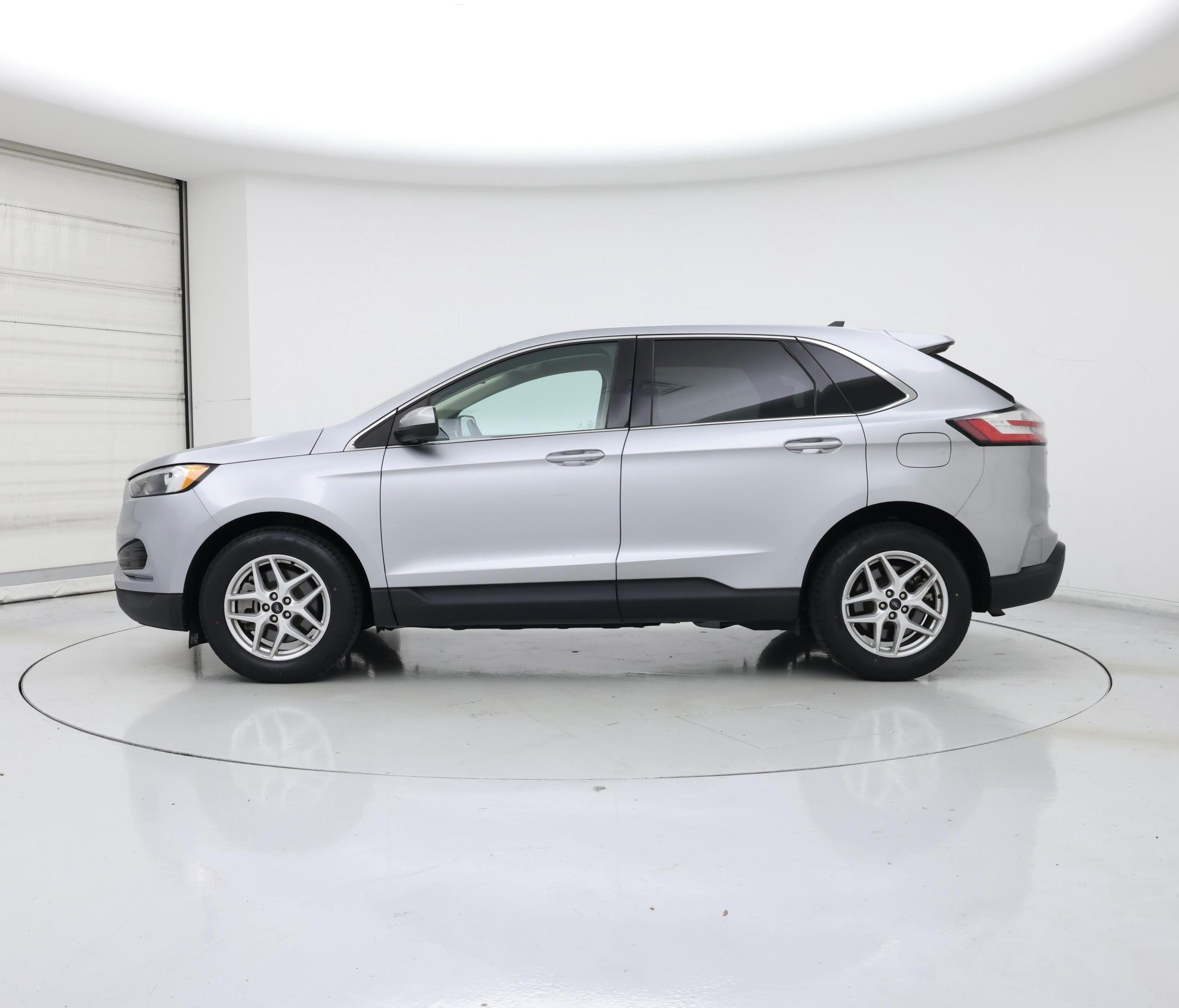 Thumbnail: 2023 Ford Edge - 3