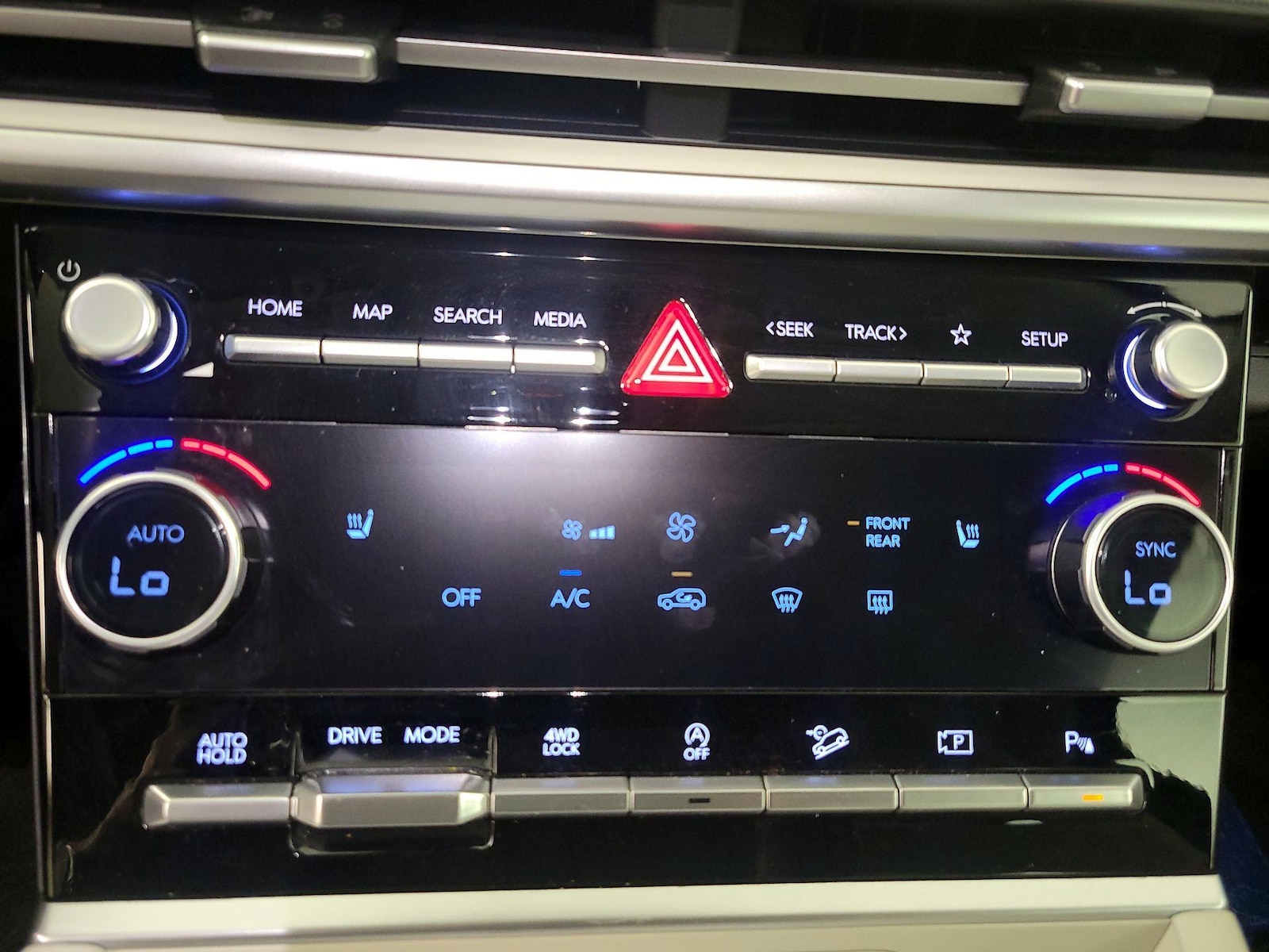 2025 Hyundai Santa Fe SEL - Photo 17