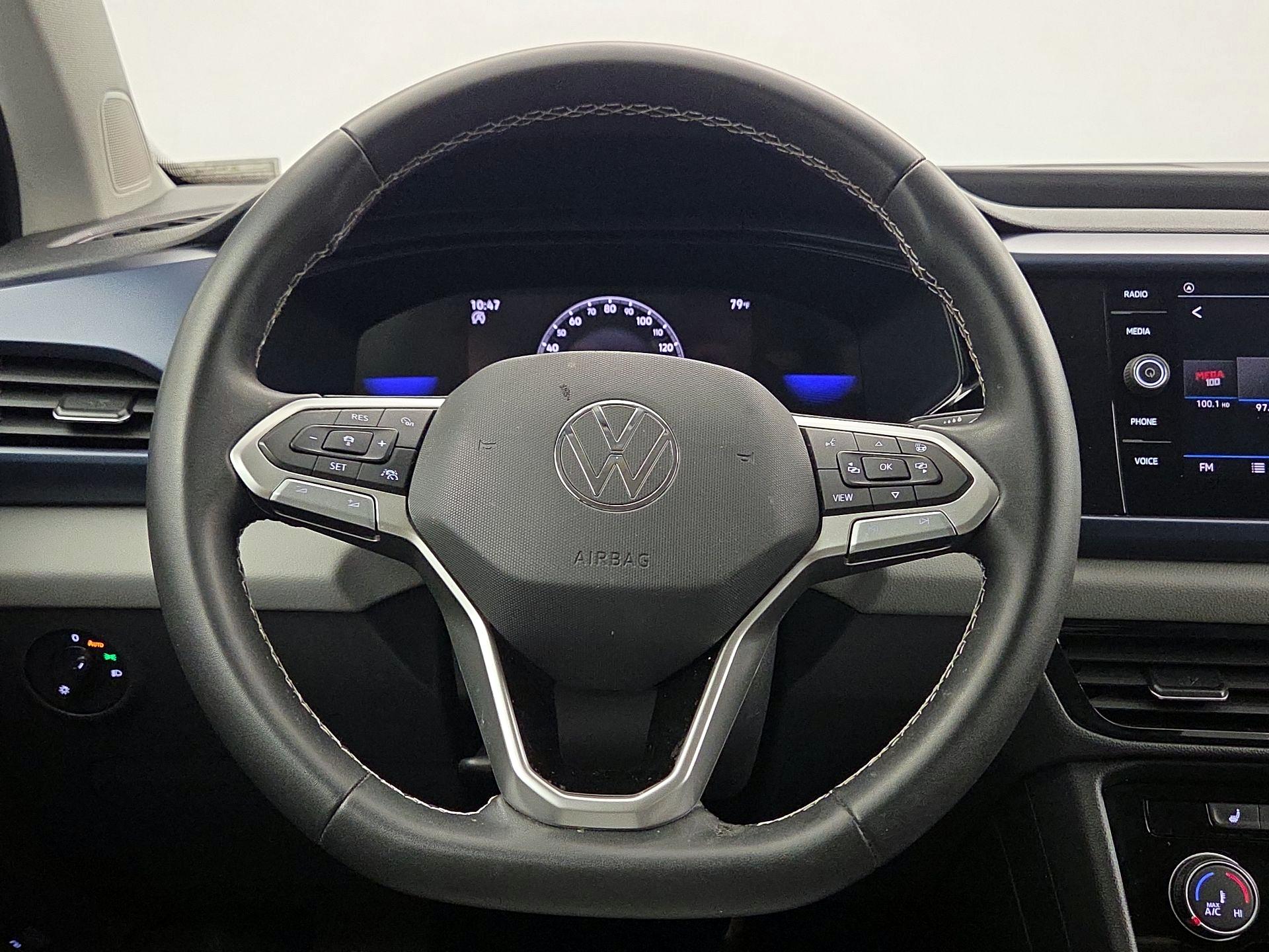 Thumbnail: 2023 Volkswagen Taos - 10