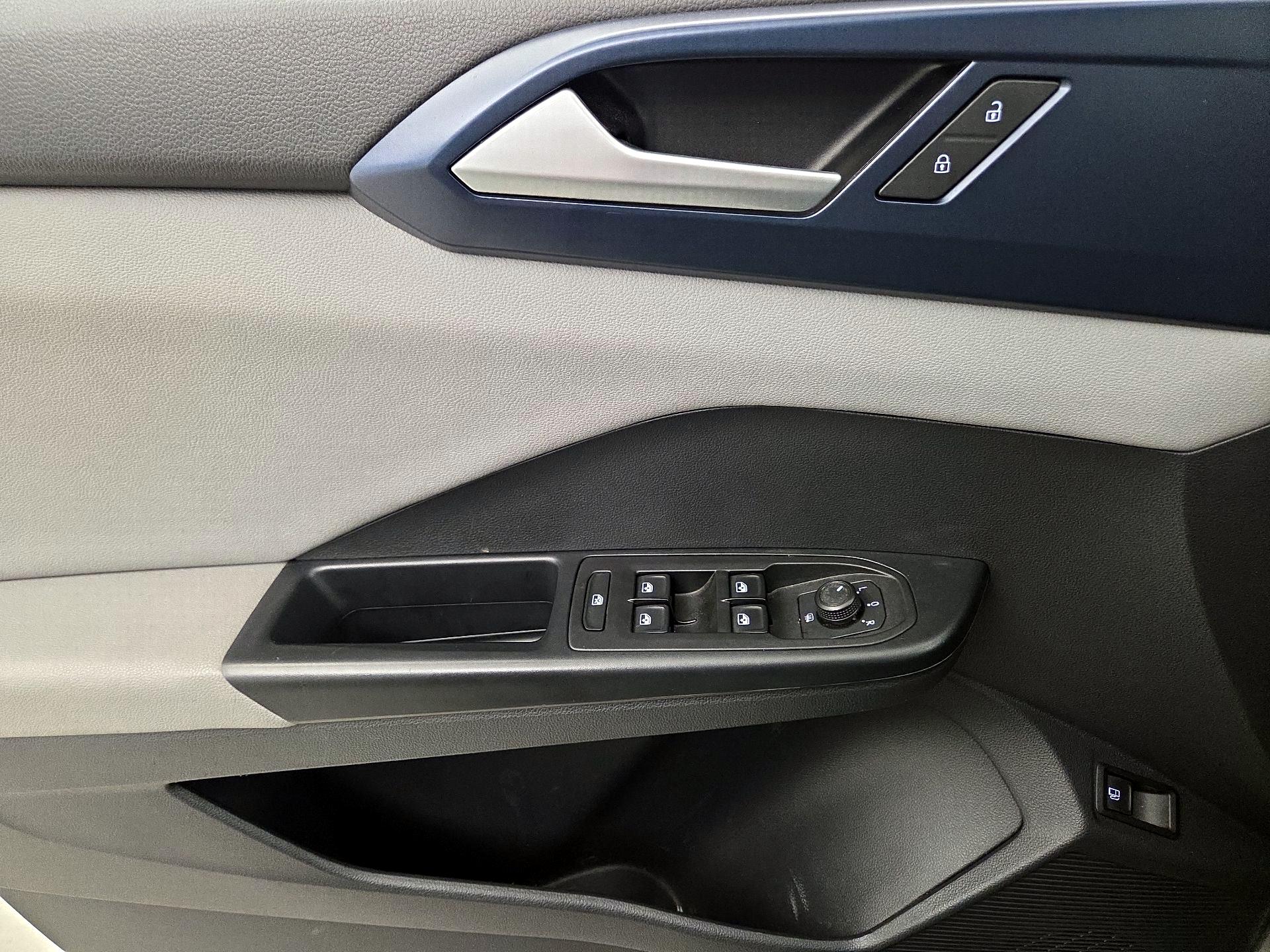 Thumbnail: 2023 Volkswagen Taos - 12