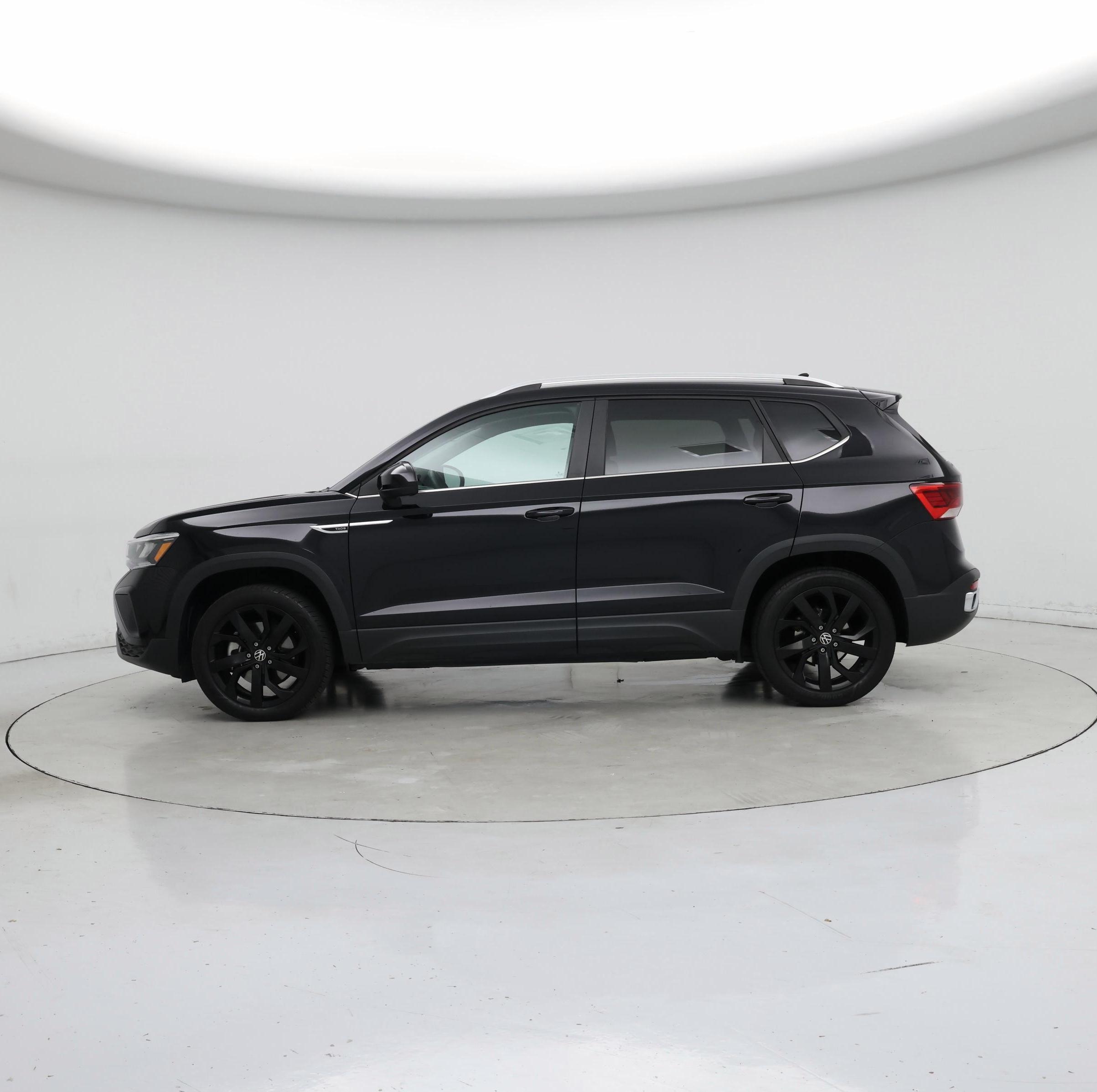 Thumbnail: 2023 Volkswagen Taos - 3