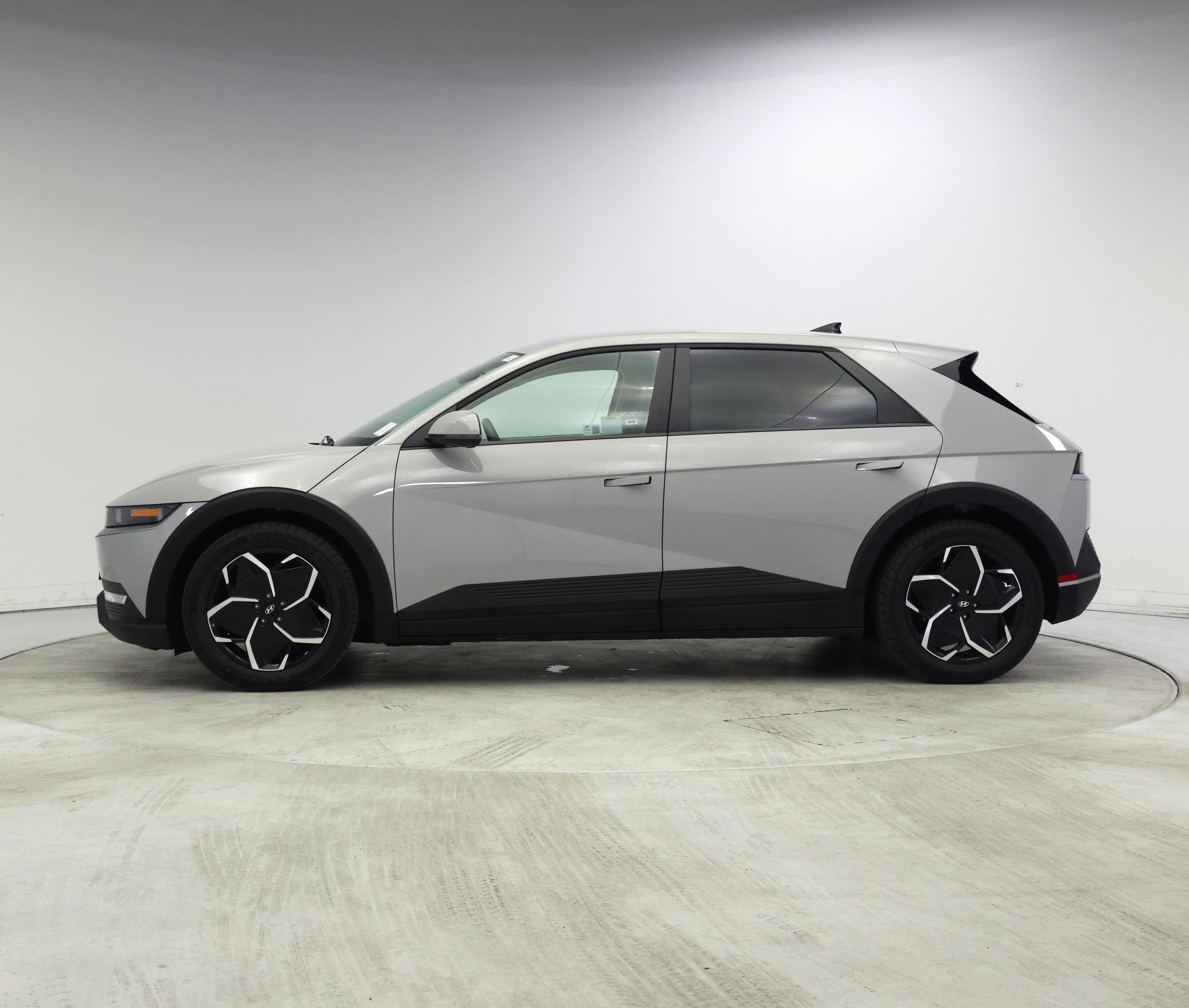 Thumbnail: 2024 Hyundai Ioniq 5 - 3