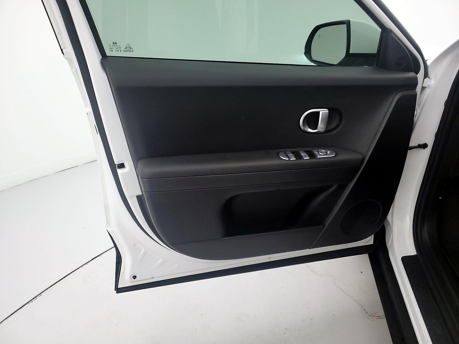 Thumbnail: 2024 Hyundai Ioniq 5 - 12