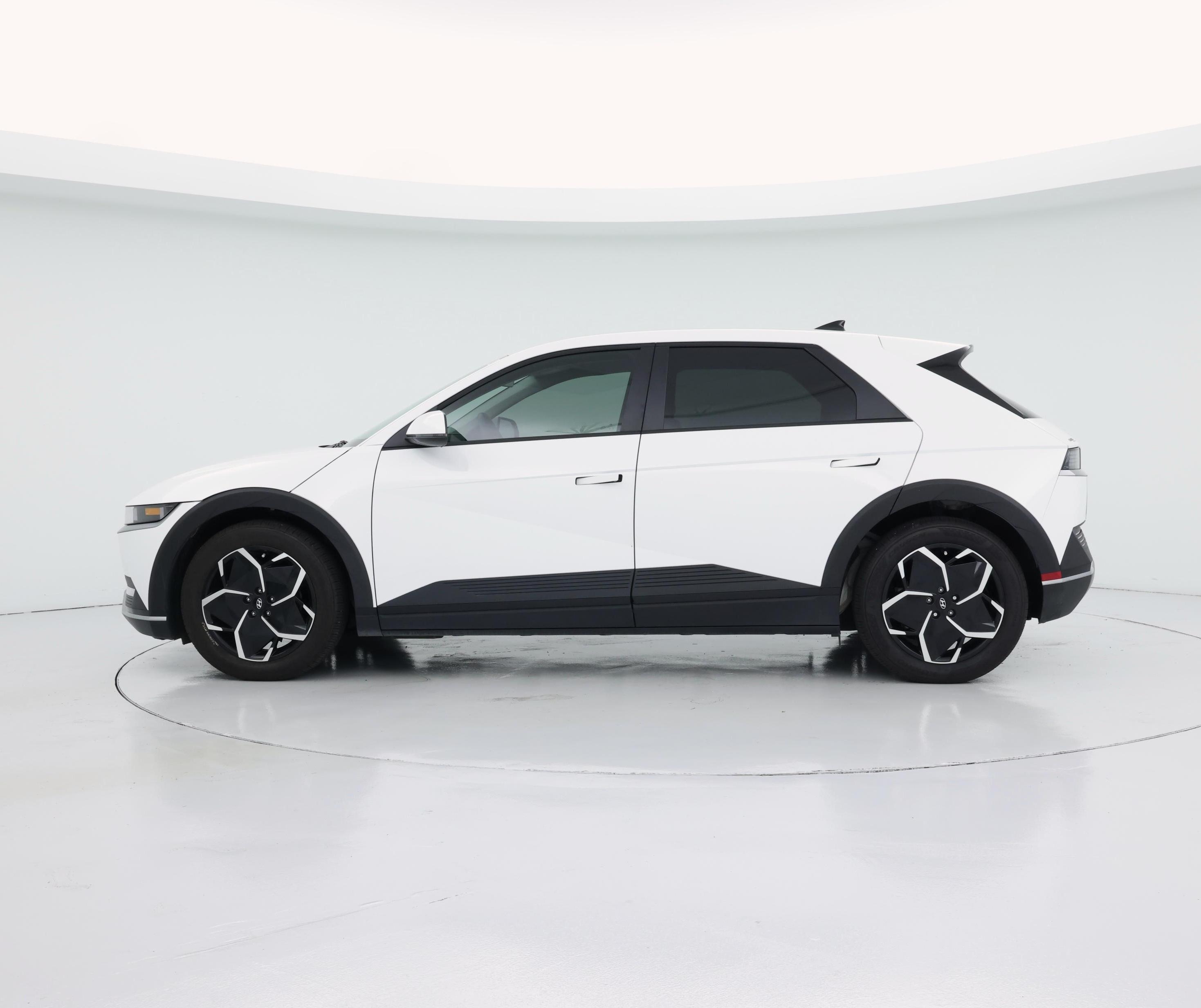 Thumbnail: 2024 Hyundai Ioniq 5 - 3