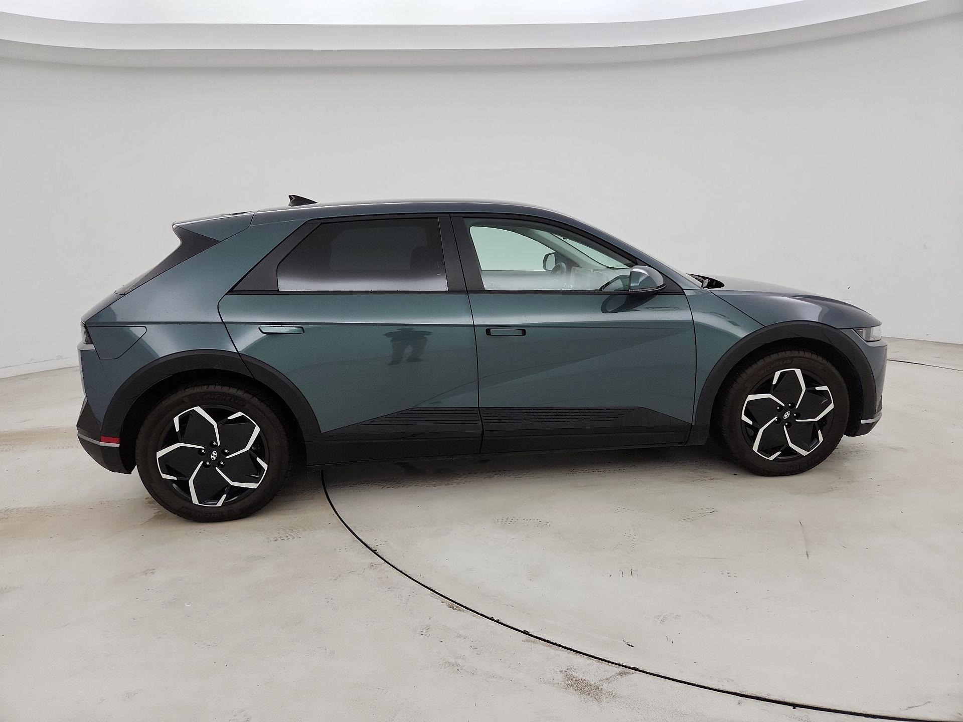 Thumbnail: 2024 Hyundai Ioniq 5 - 4