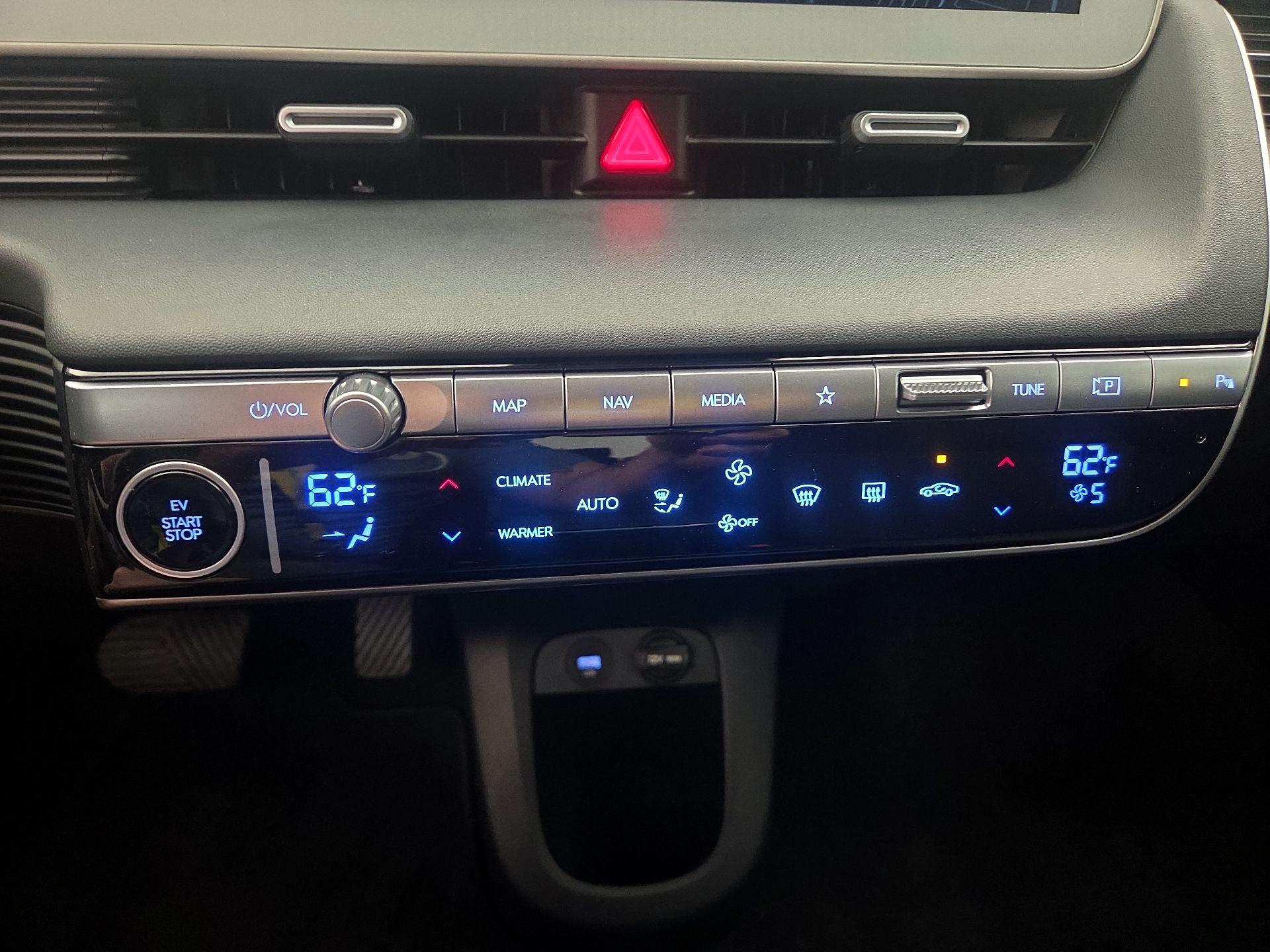 Thumbnail: 2024 Hyundai Ioniq 5 - 17
