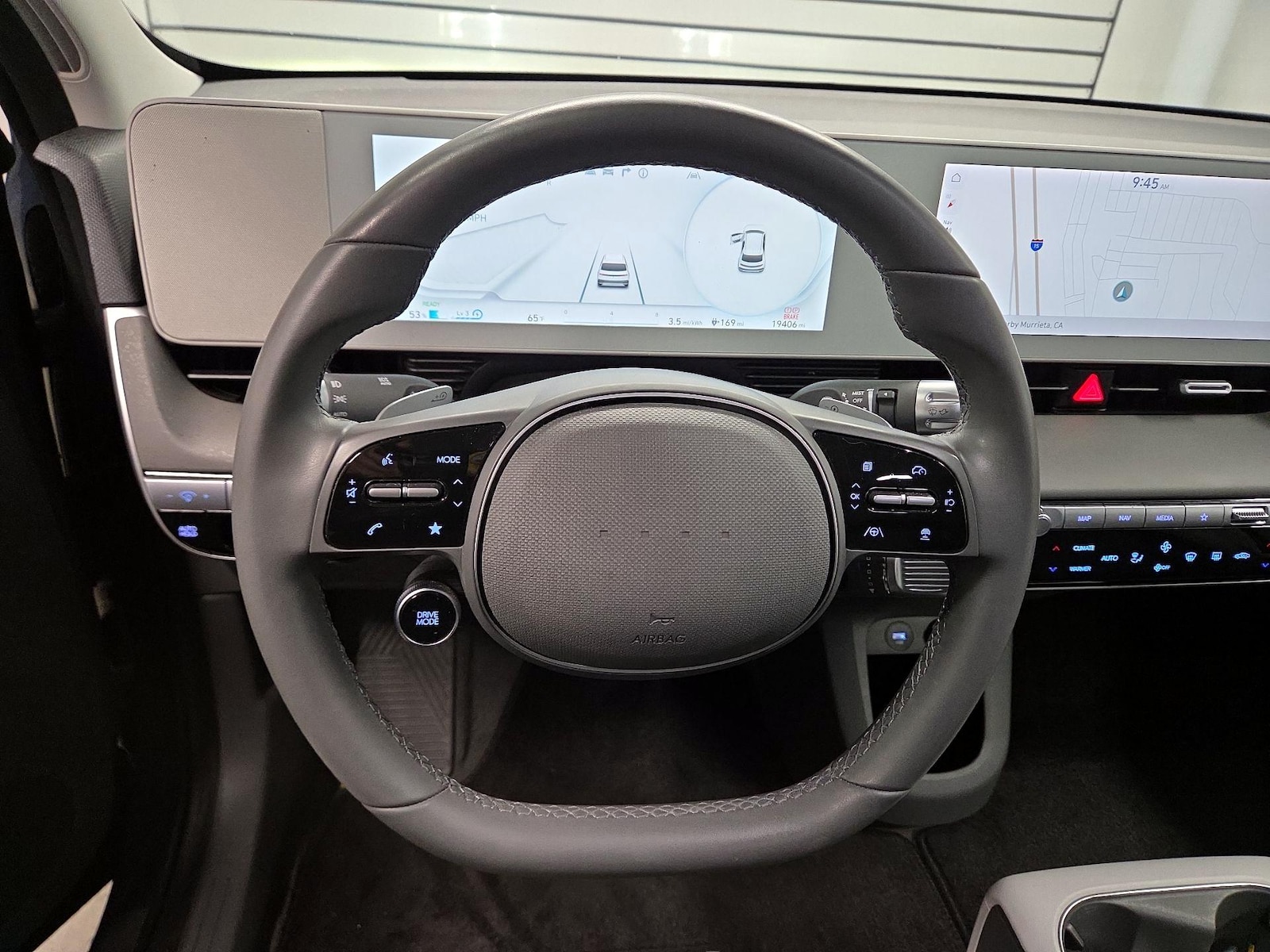 2024 Hyundai IONIQ 5 SE - Photo 11