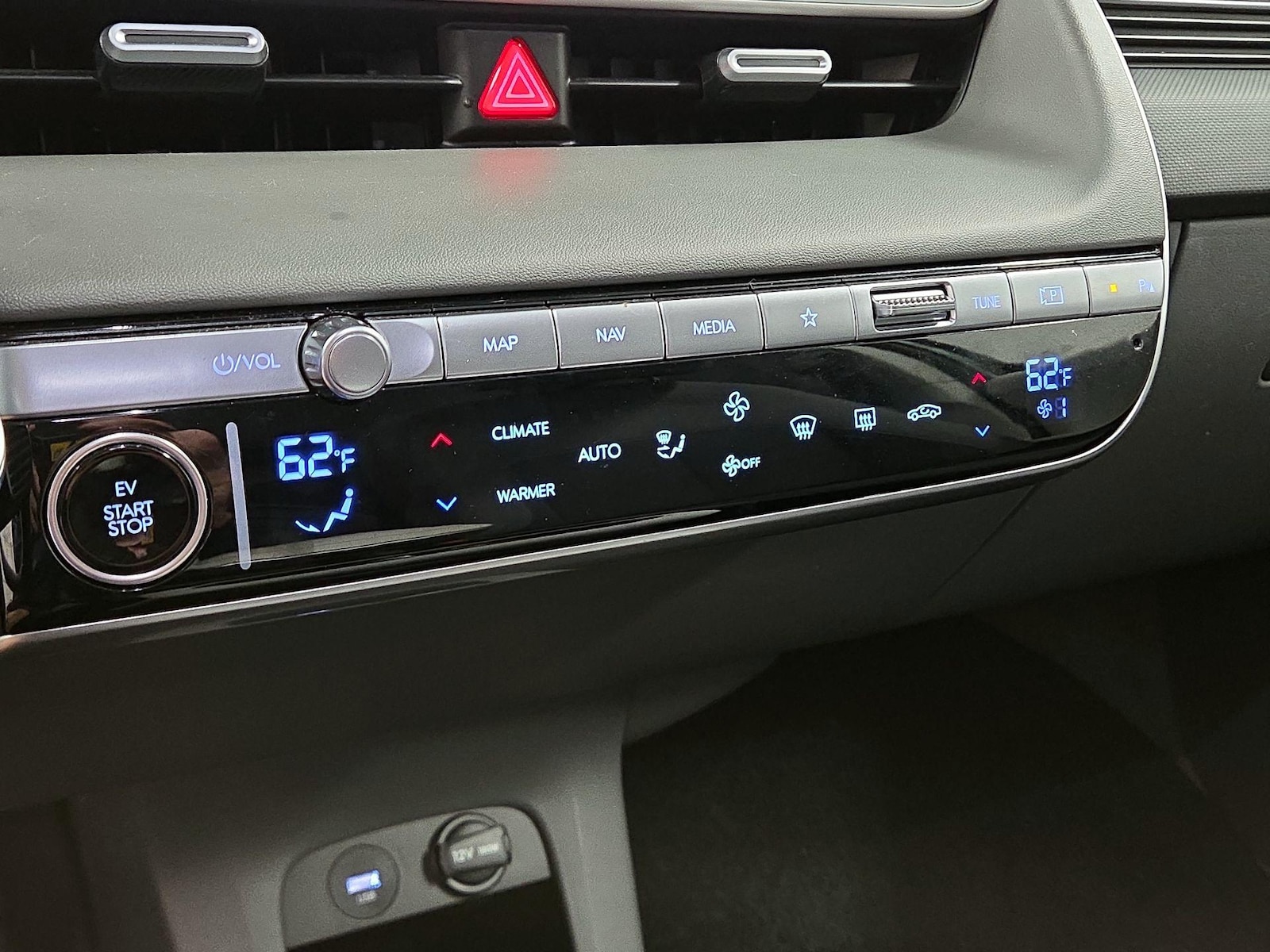 2024 Hyundai IONIQ 5 SE - Photo 18