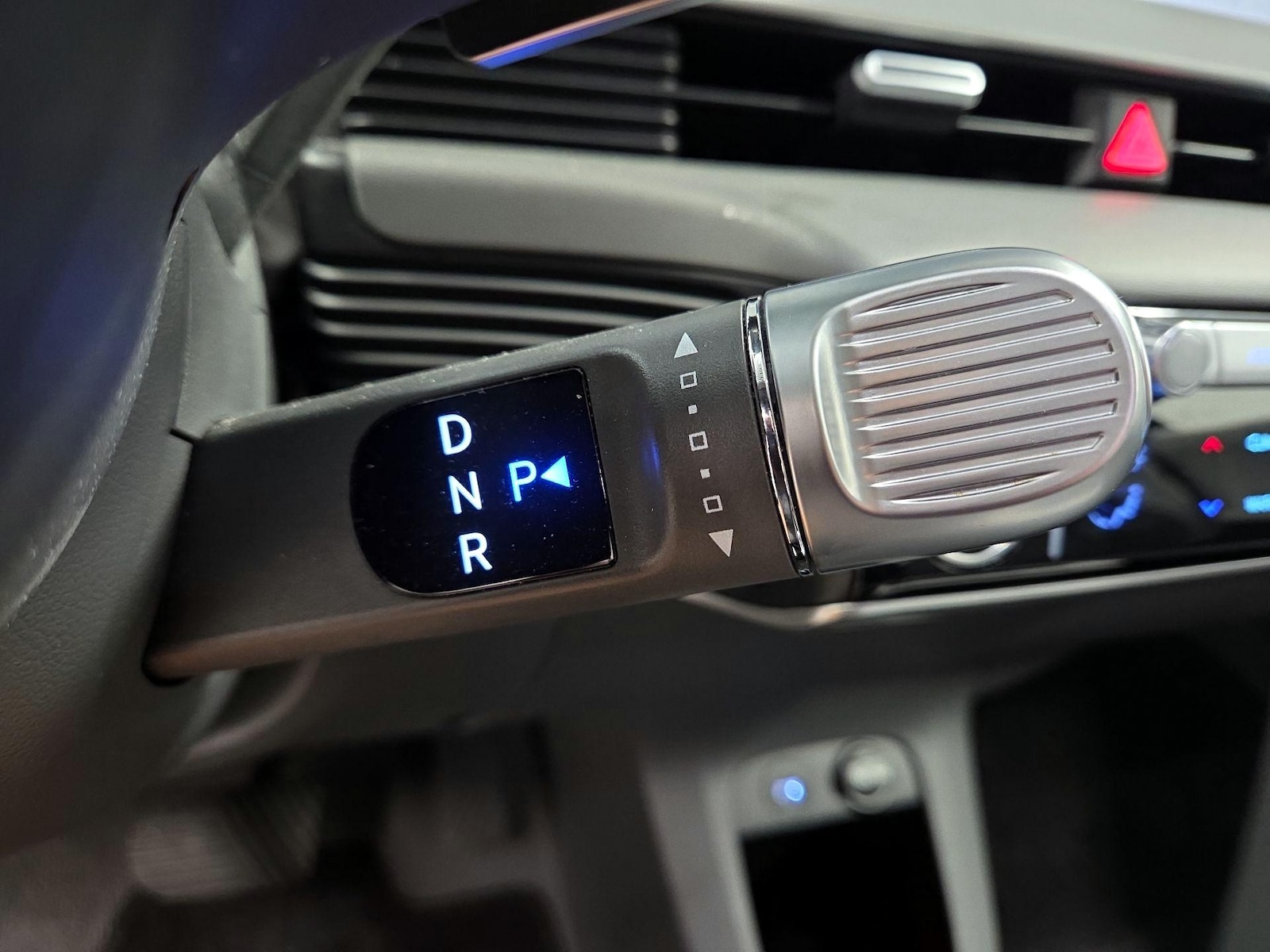 2024 Hyundai IONIQ 5 SE - Photo 19