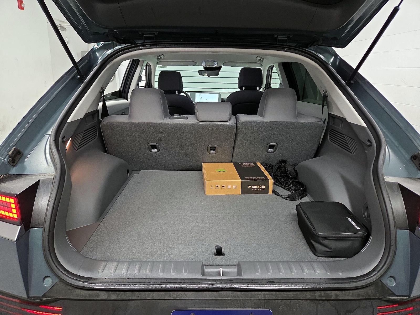 2024 Hyundai IONIQ 5 SE - Photo 22
