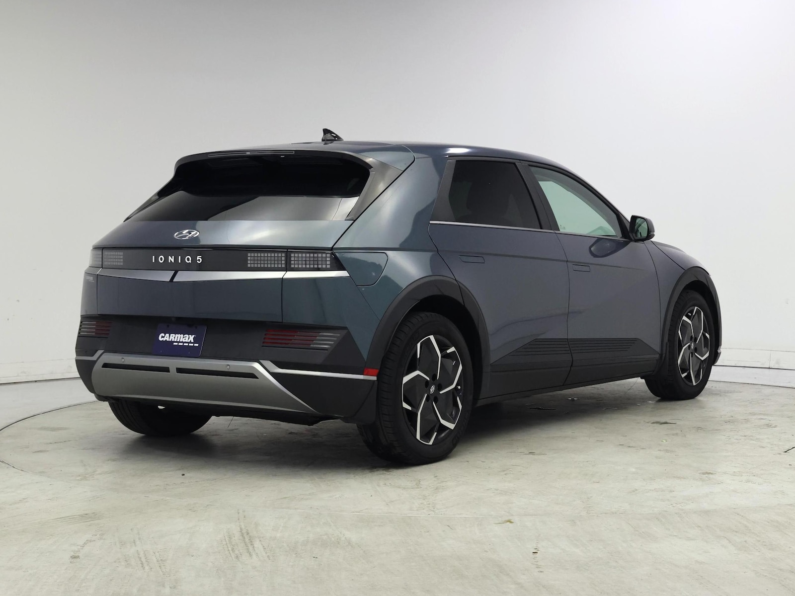 2024 Hyundai IONIQ 5 SE - Photo 9