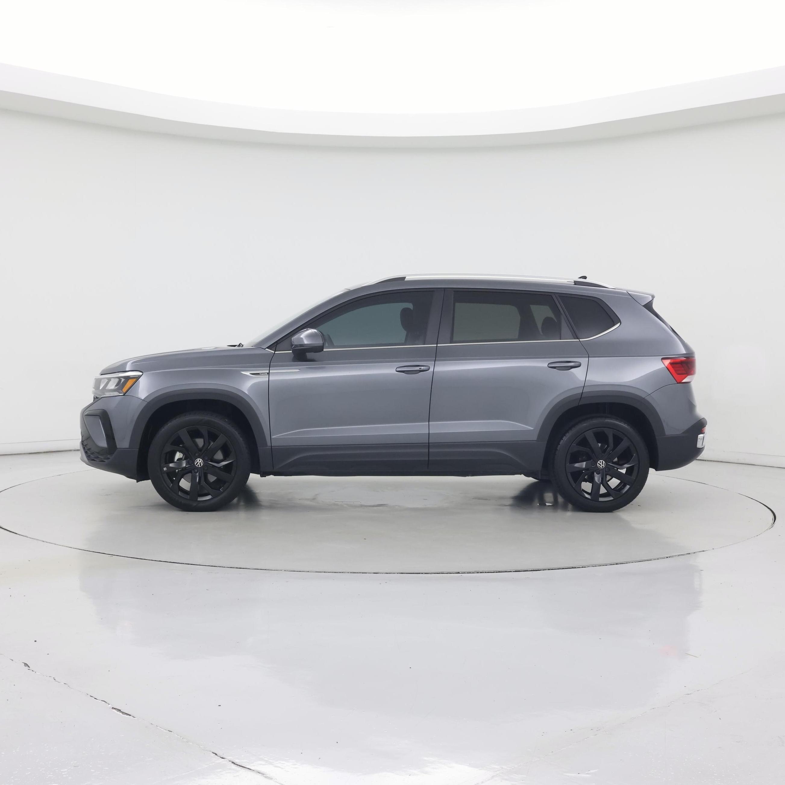 Thumbnail: 2022 Volkswagen Taos - 3