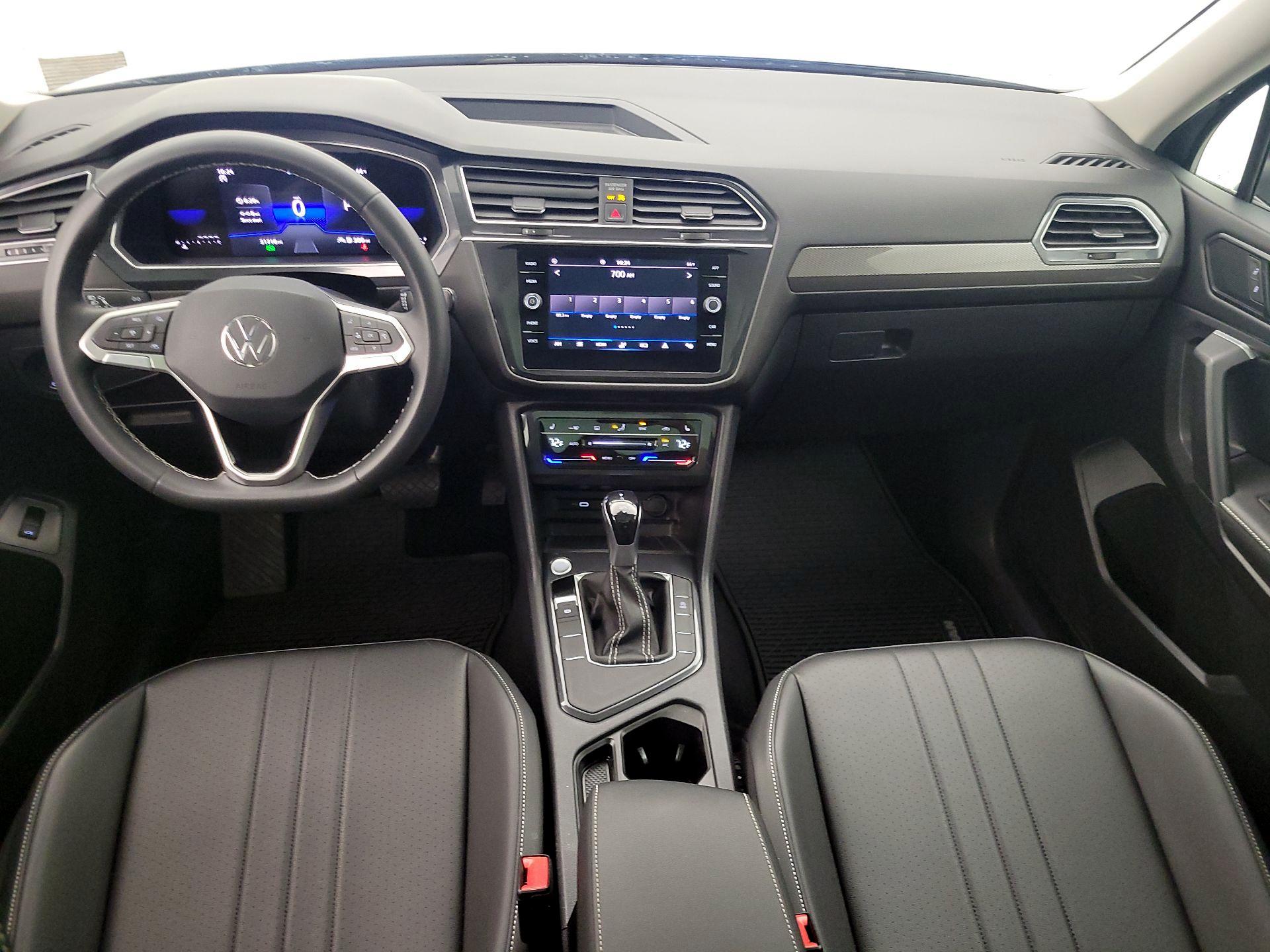 Thumbnail: 2023 Volkswagen Tiguan - 9