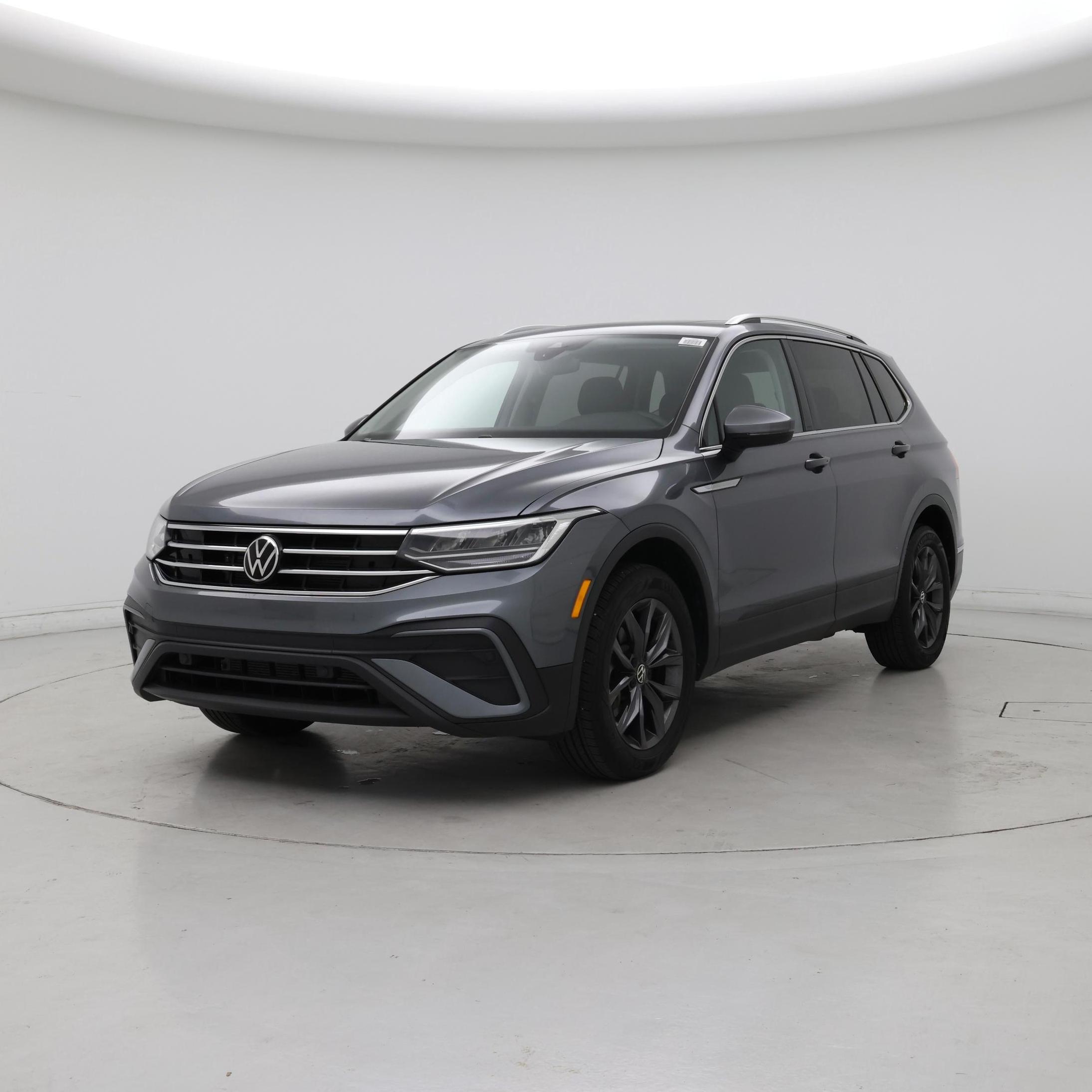 Thumbnail: 2023 Volkswagen Tiguan - 4