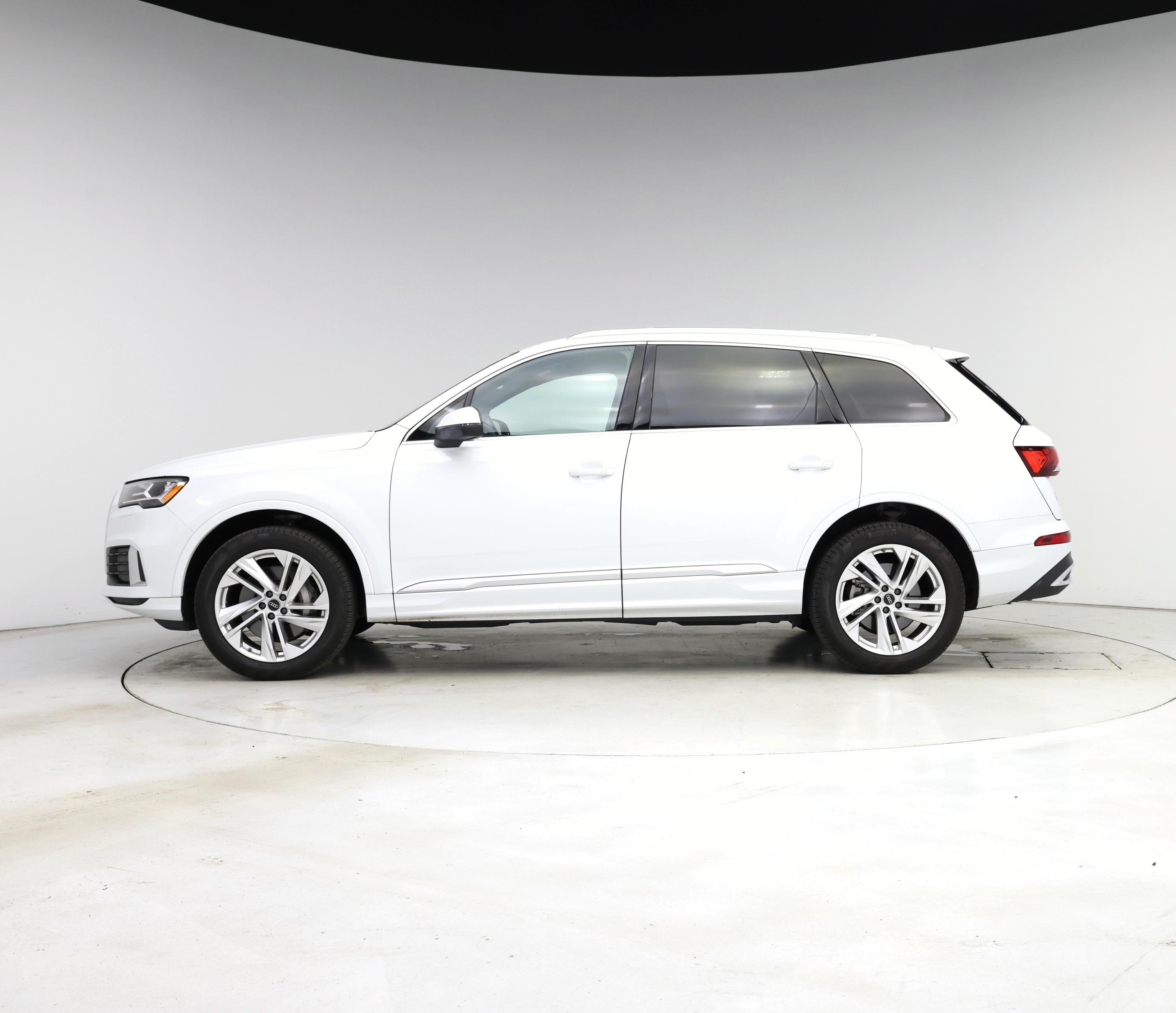 Thumbnail: 2023 Audi Q7 - 3