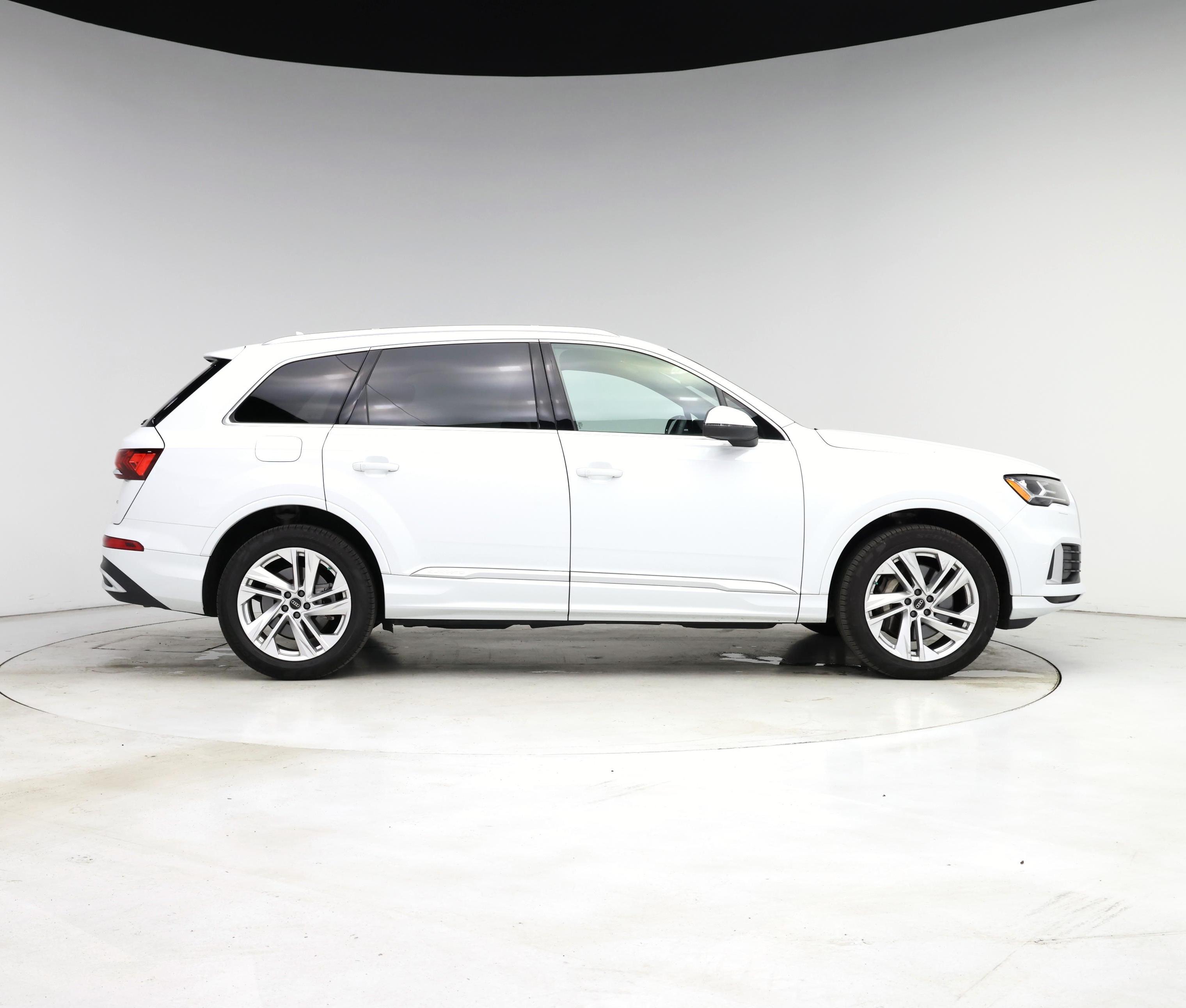 Thumbnail: 2023 Audi Q7 - 7