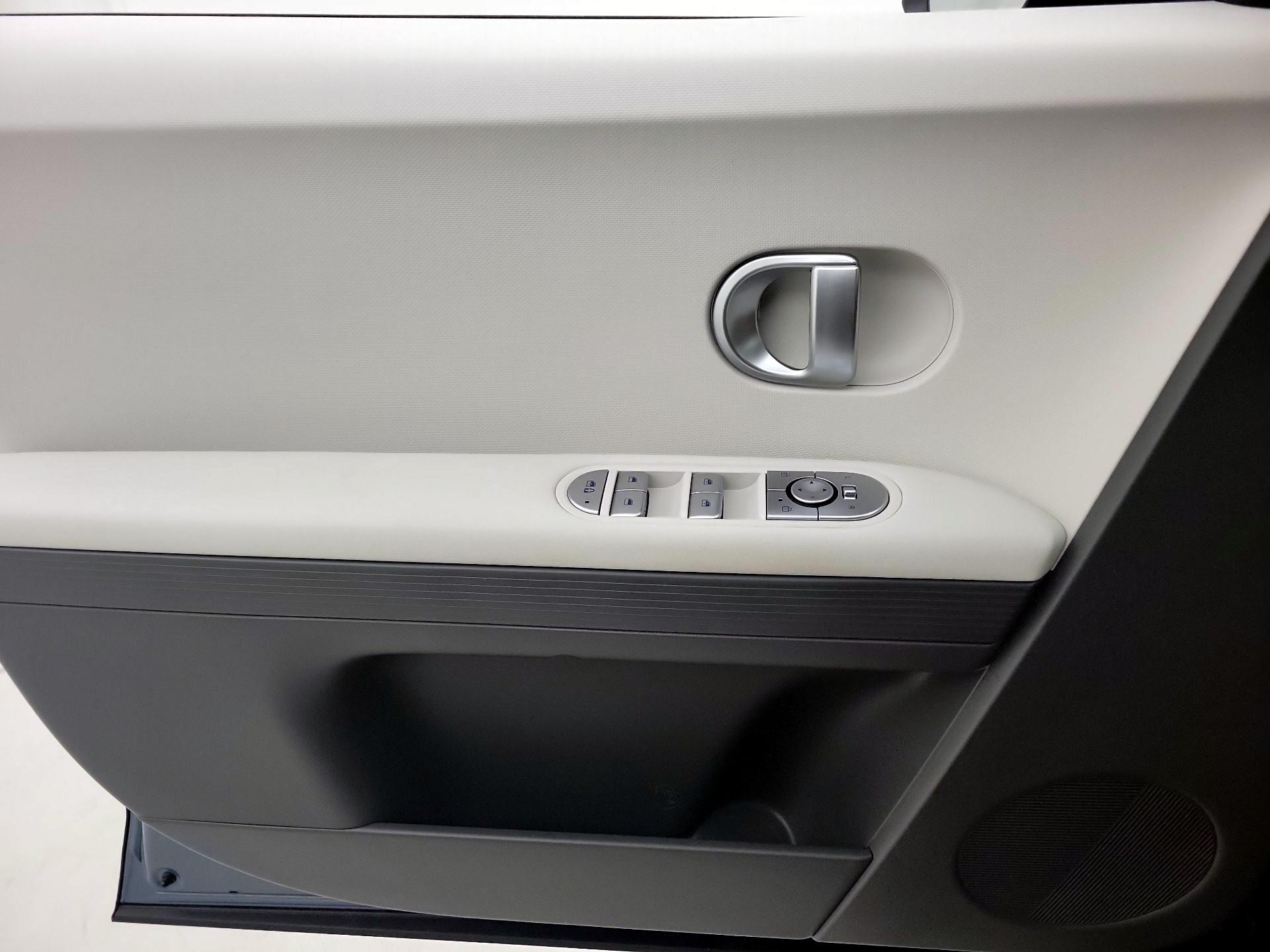 Thumbnail: 2024 Hyundai Ioniq 5 - 12