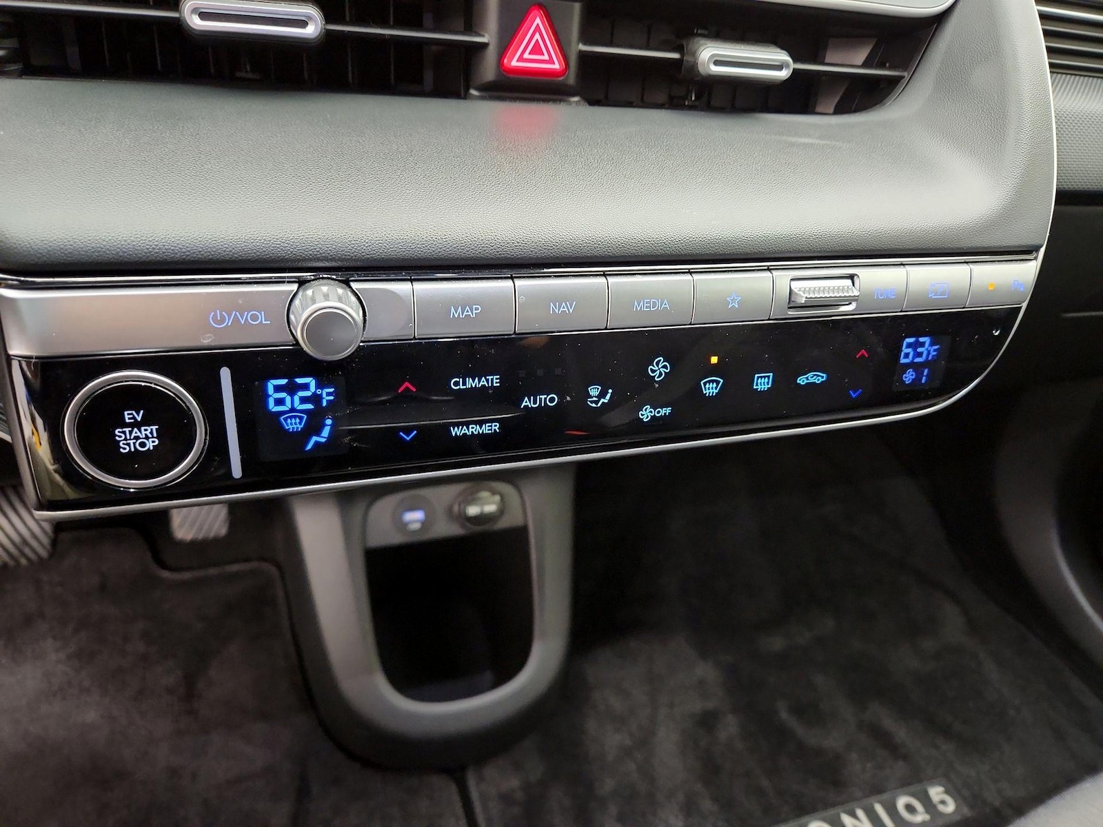 2024 Hyundai IONIQ 5 SEL - Photo 18