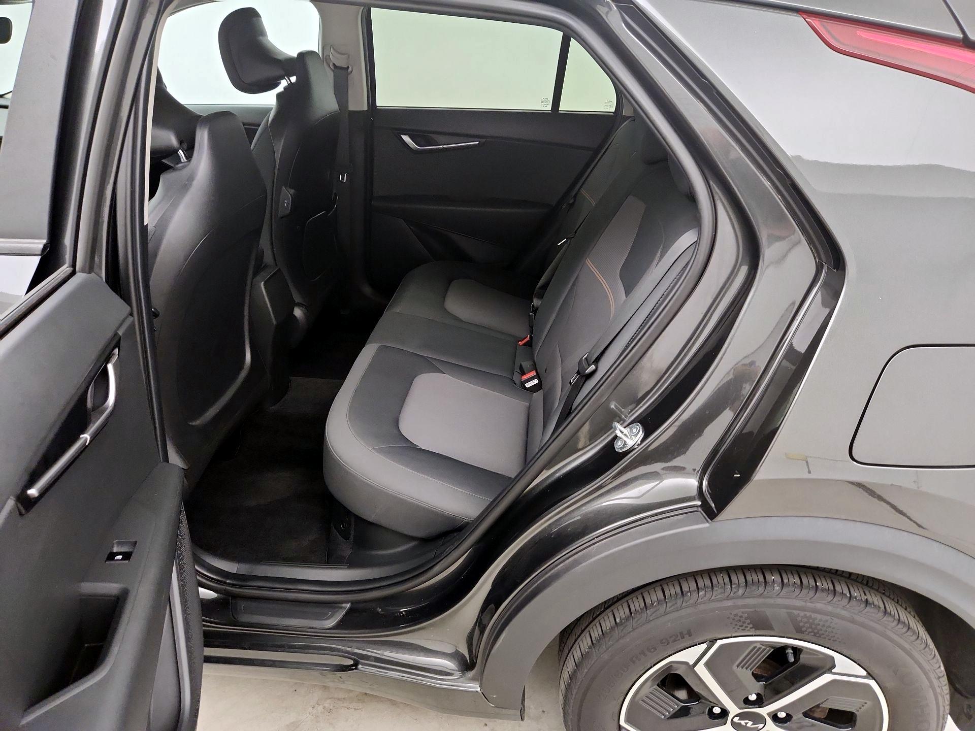 Thumbnail: 2023 Kia Niro - 19