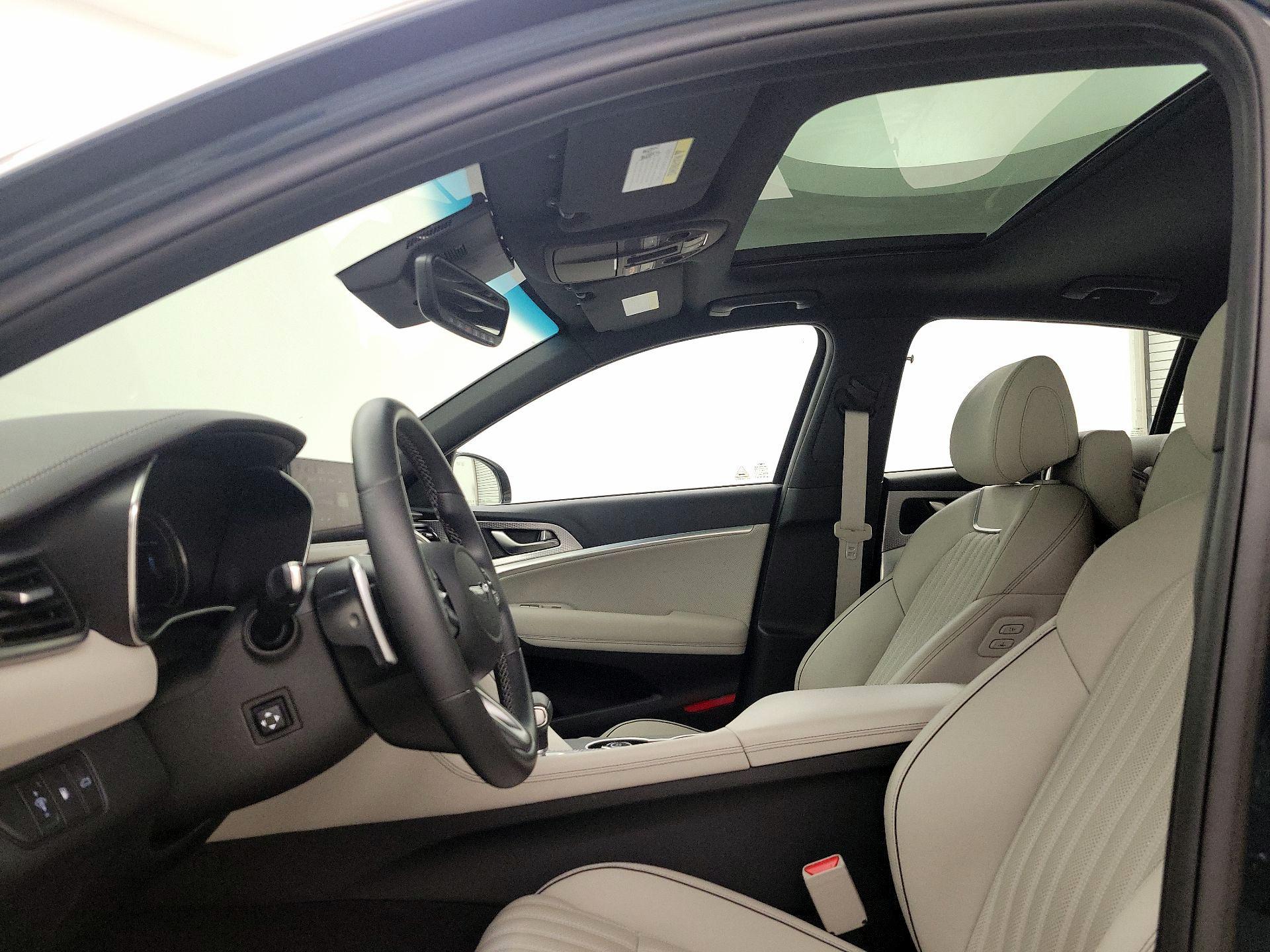 Thumbnail: 2023 Genesis G70 - 19