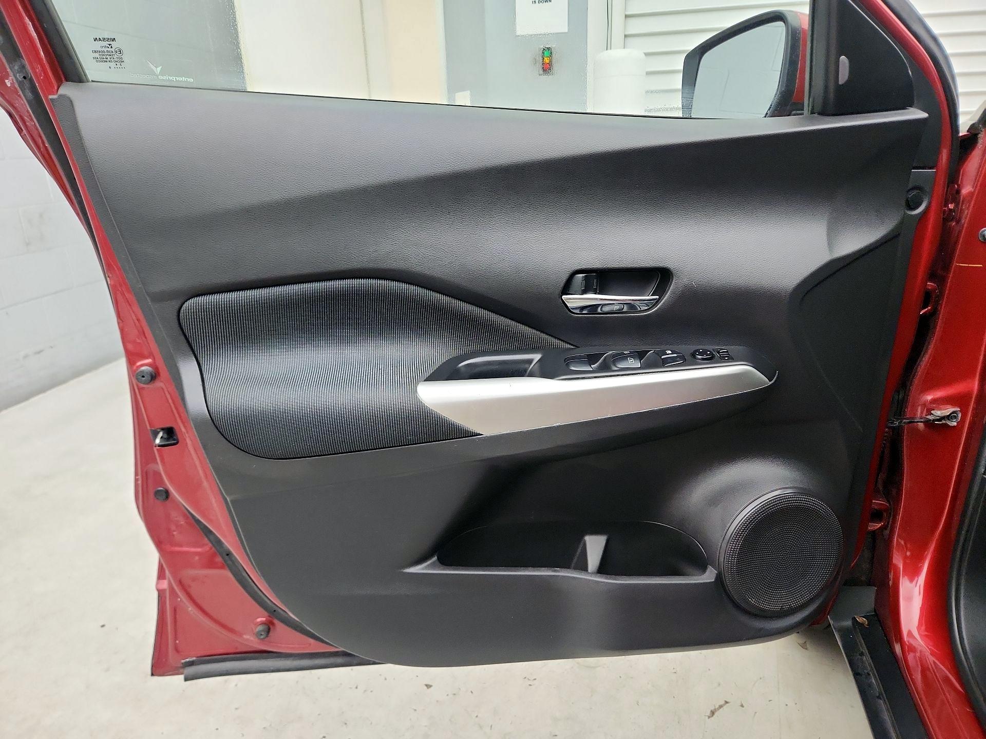 Thumbnail: 2020 Nissan Kicks - 12