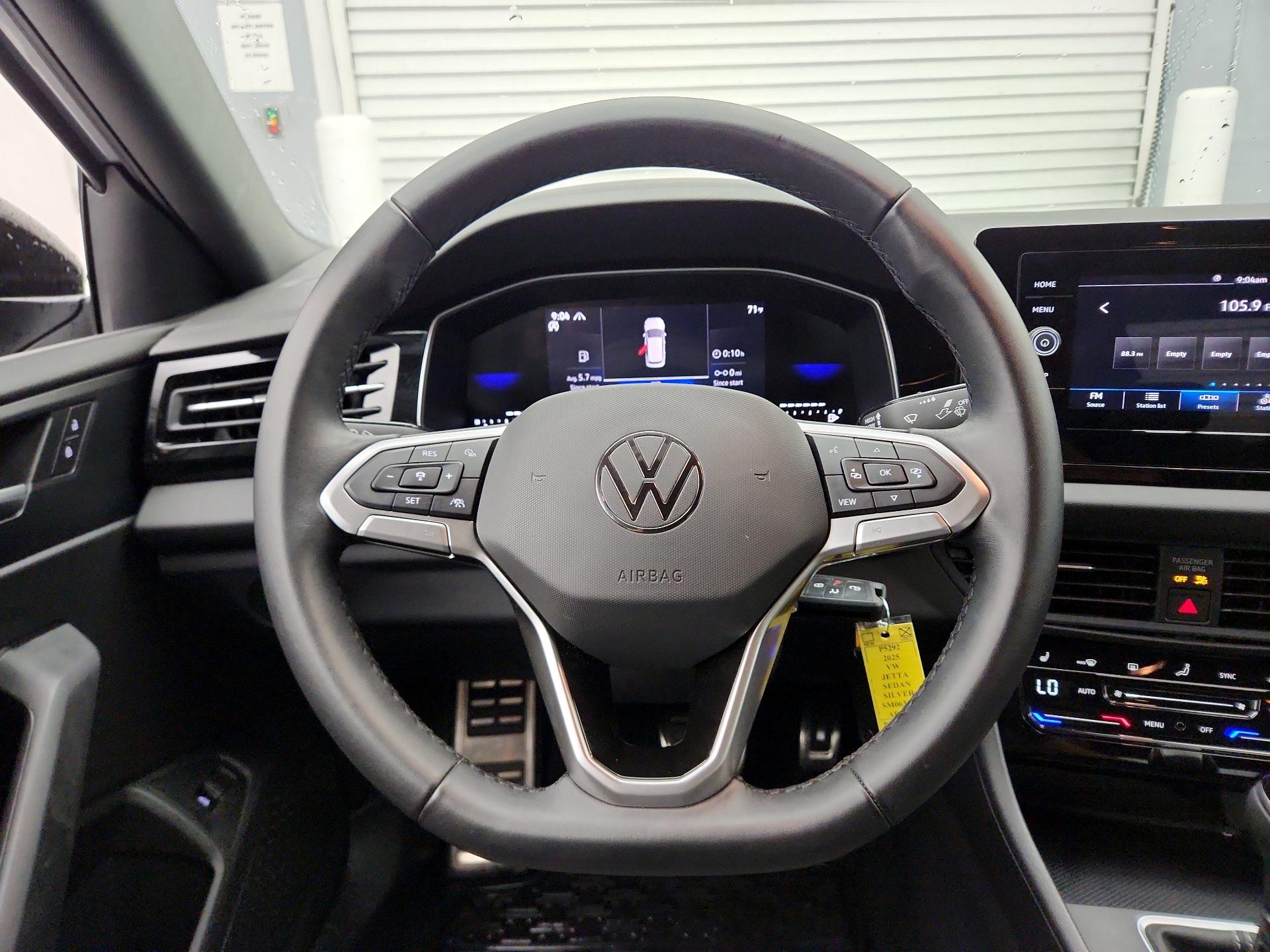 Thumbnail: 2025 Volkswagen Jetta - 10