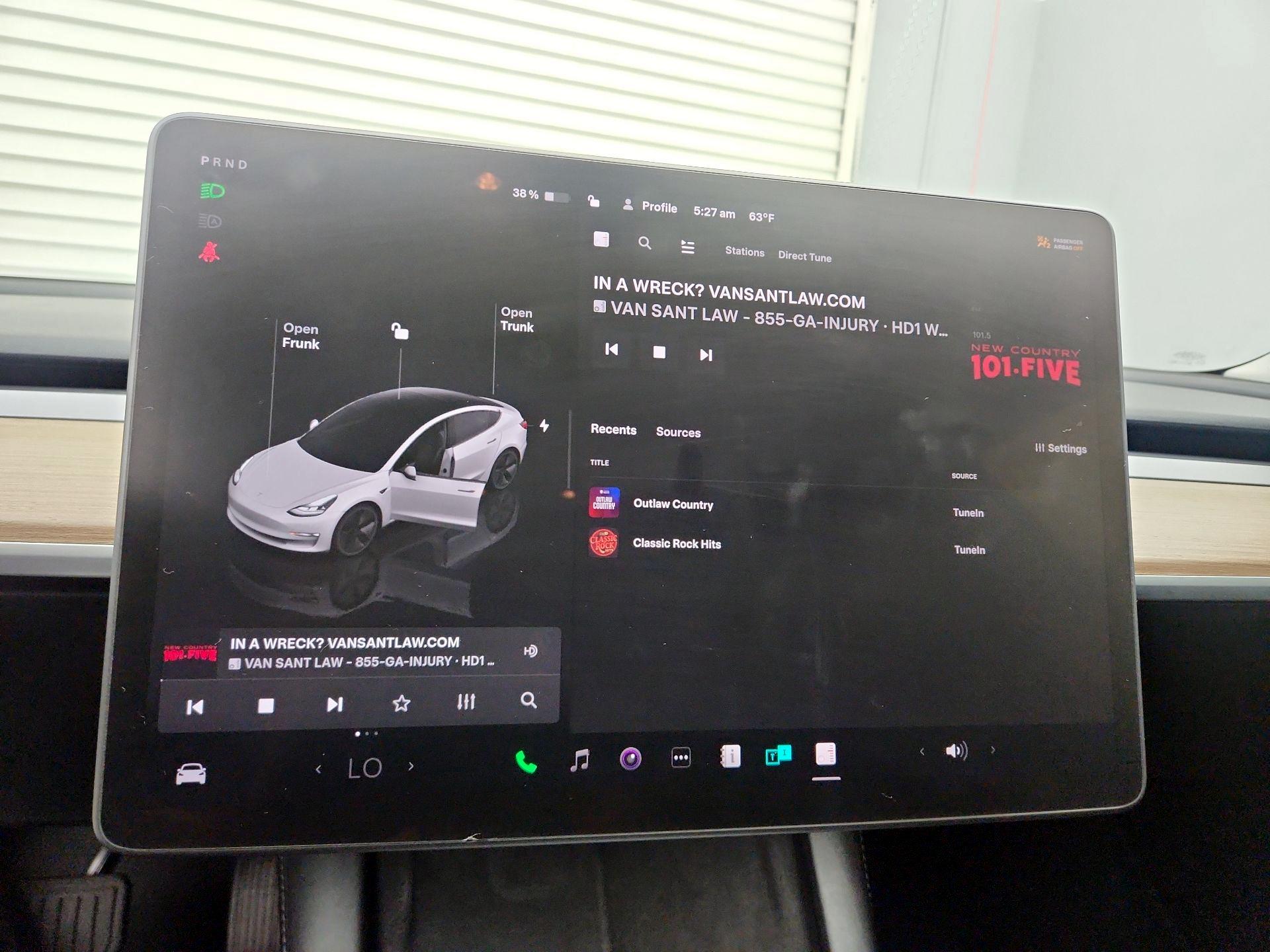 Thumbnail: 2023 Tesla Model 3 - 15
