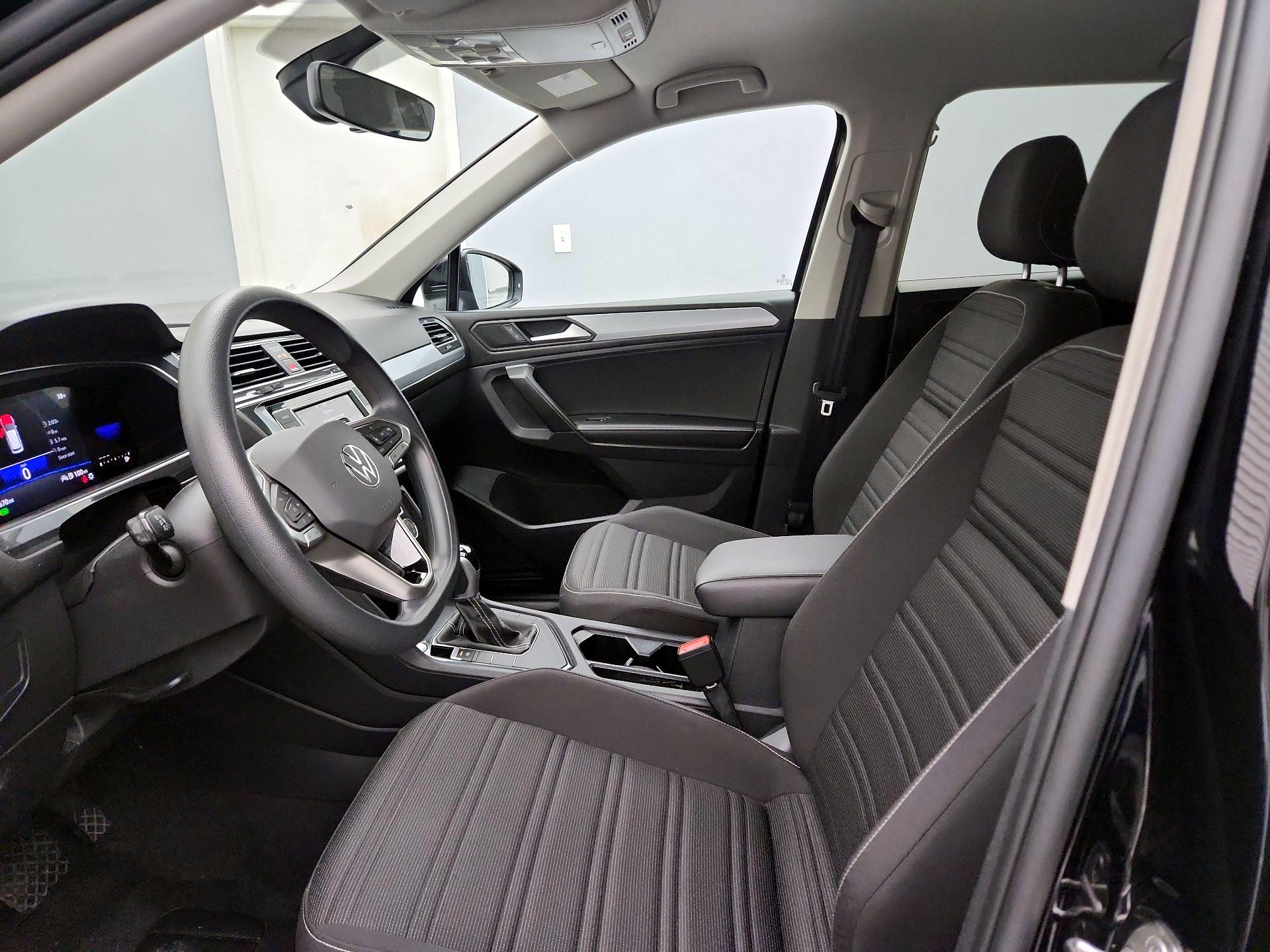 Thumbnail: 2023 Volkswagen Tiguan - 11