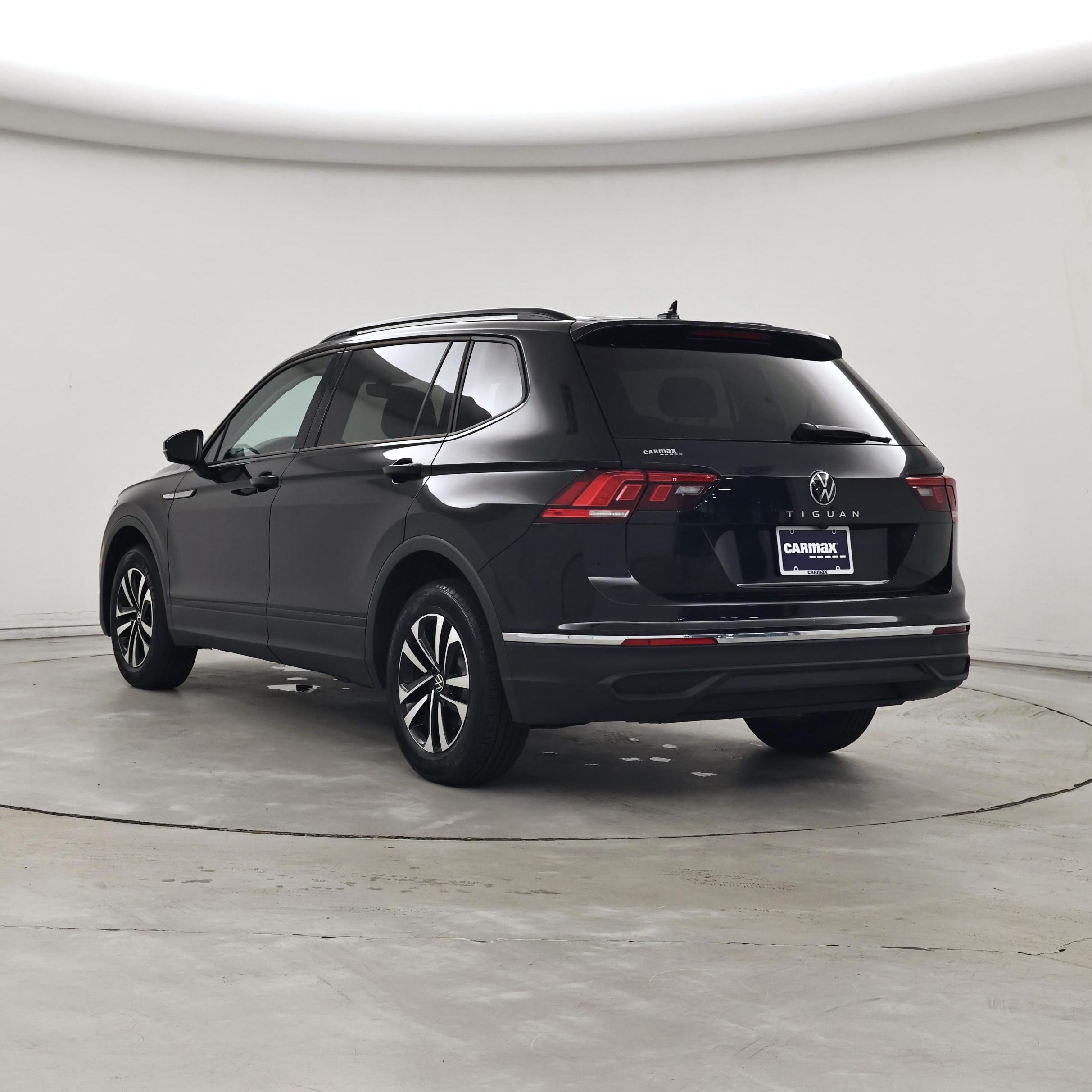 Thumbnail: 2023 Volkswagen Tiguan - 2