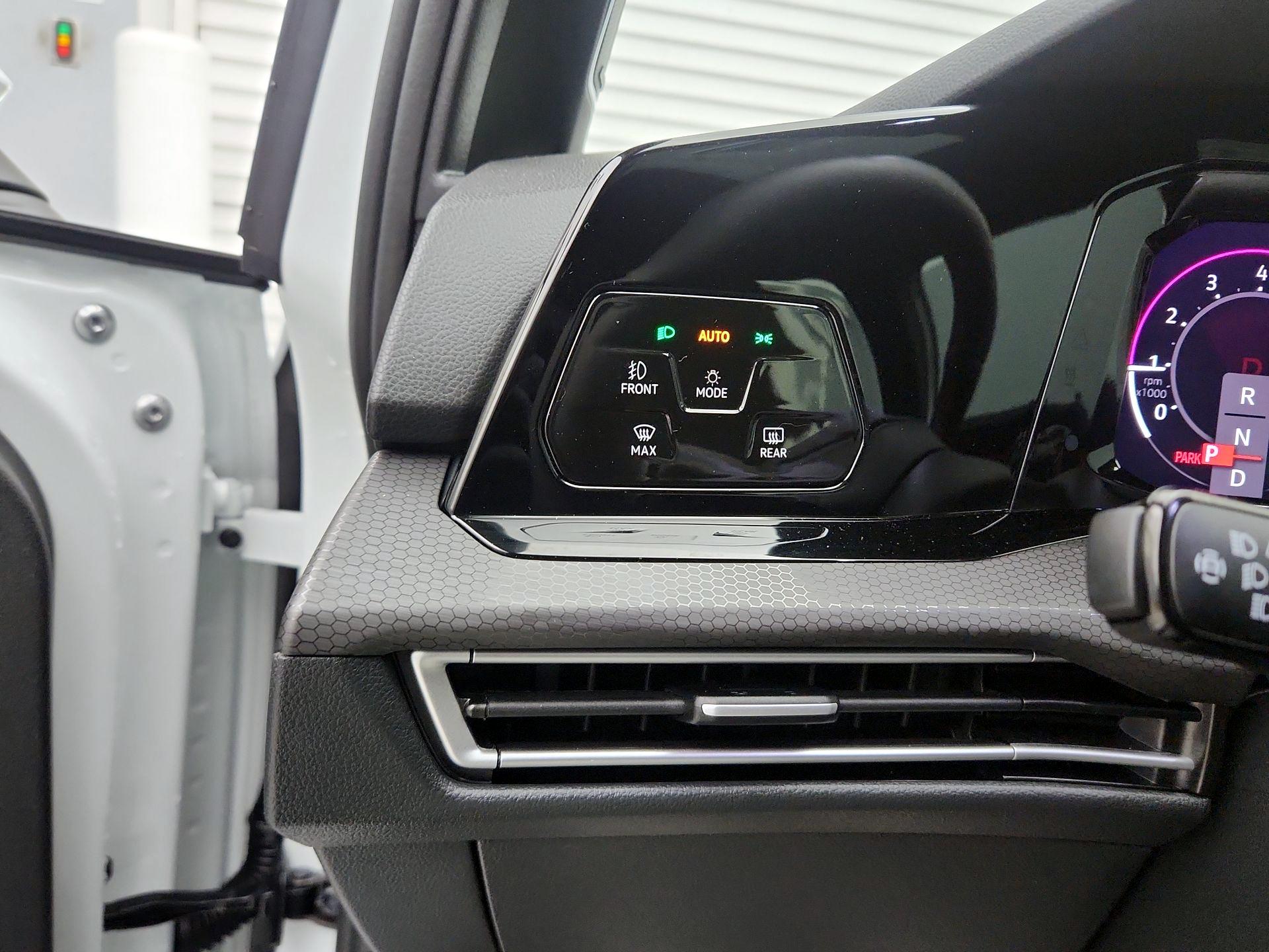 Thumbnail: 2024 Volkswagen Golf - 13