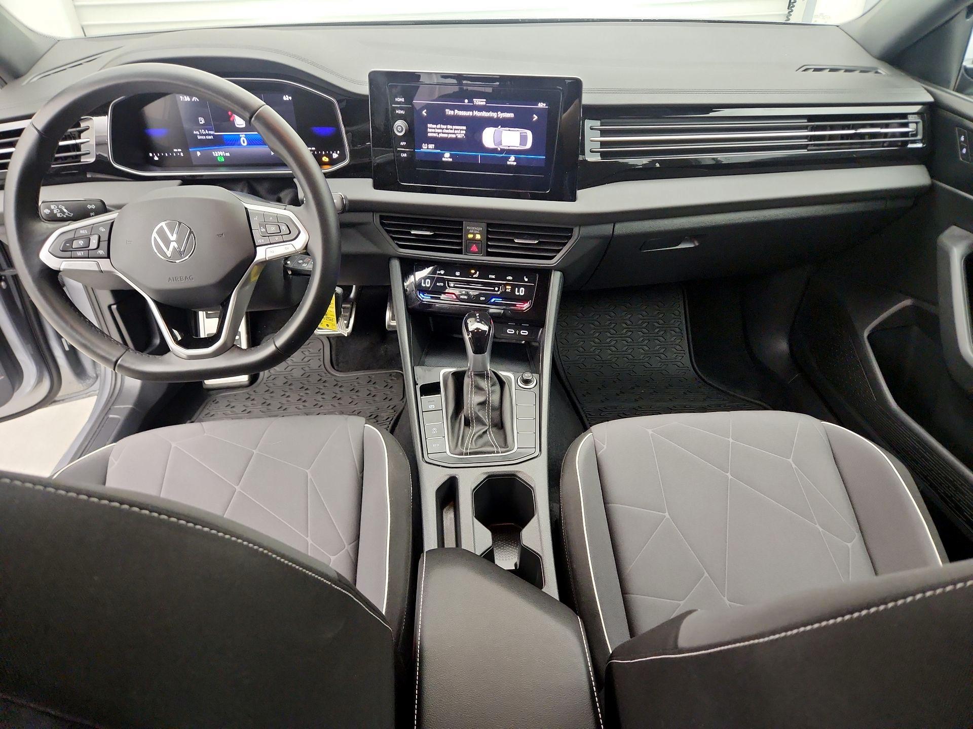 Thumbnail: 2025 Volkswagen Jetta - 9