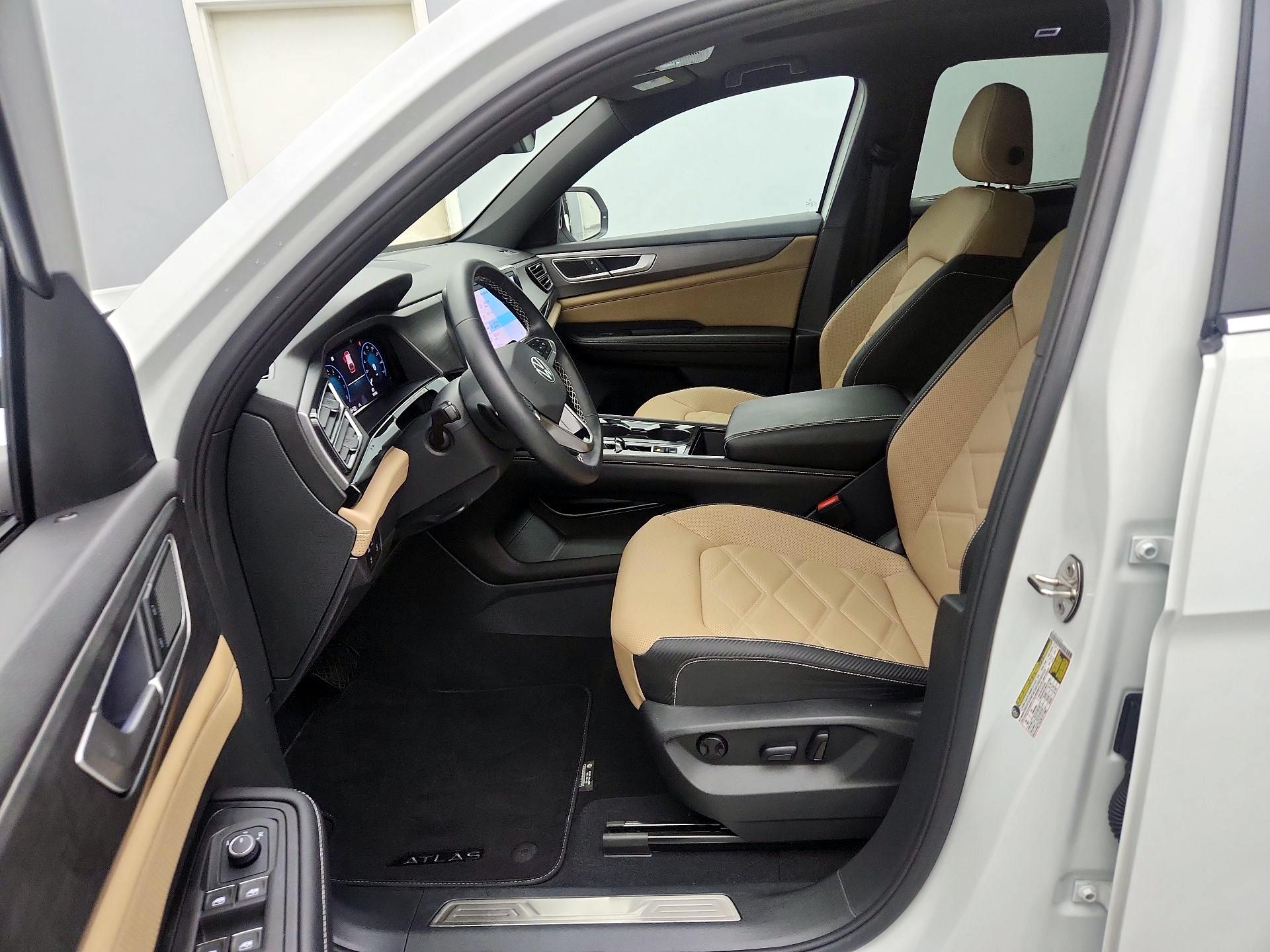 Thumbnail: 2024 Volkswagen Atlas - 11