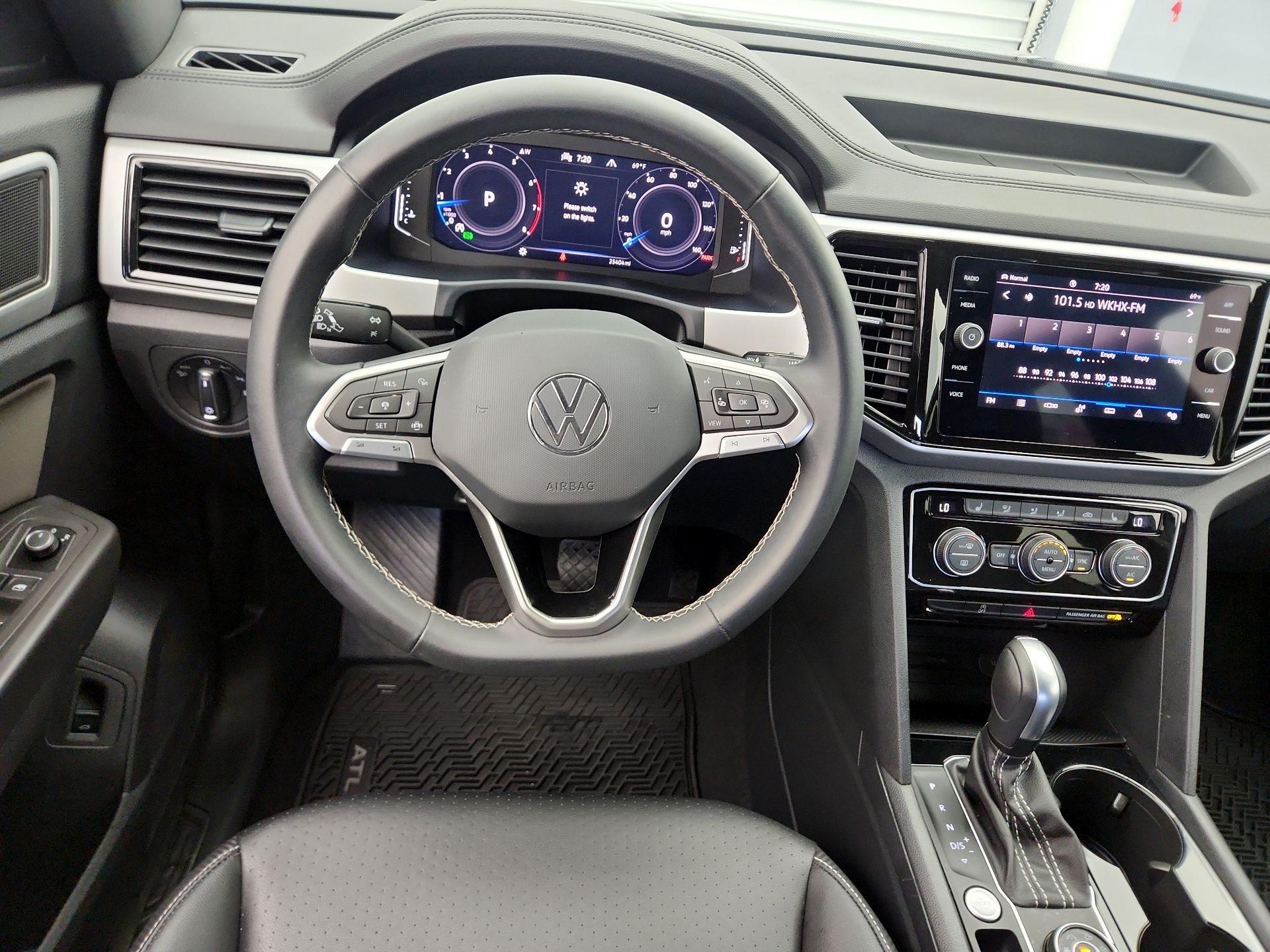 Thumbnail: 2023 Volkswagen Atlas - 10