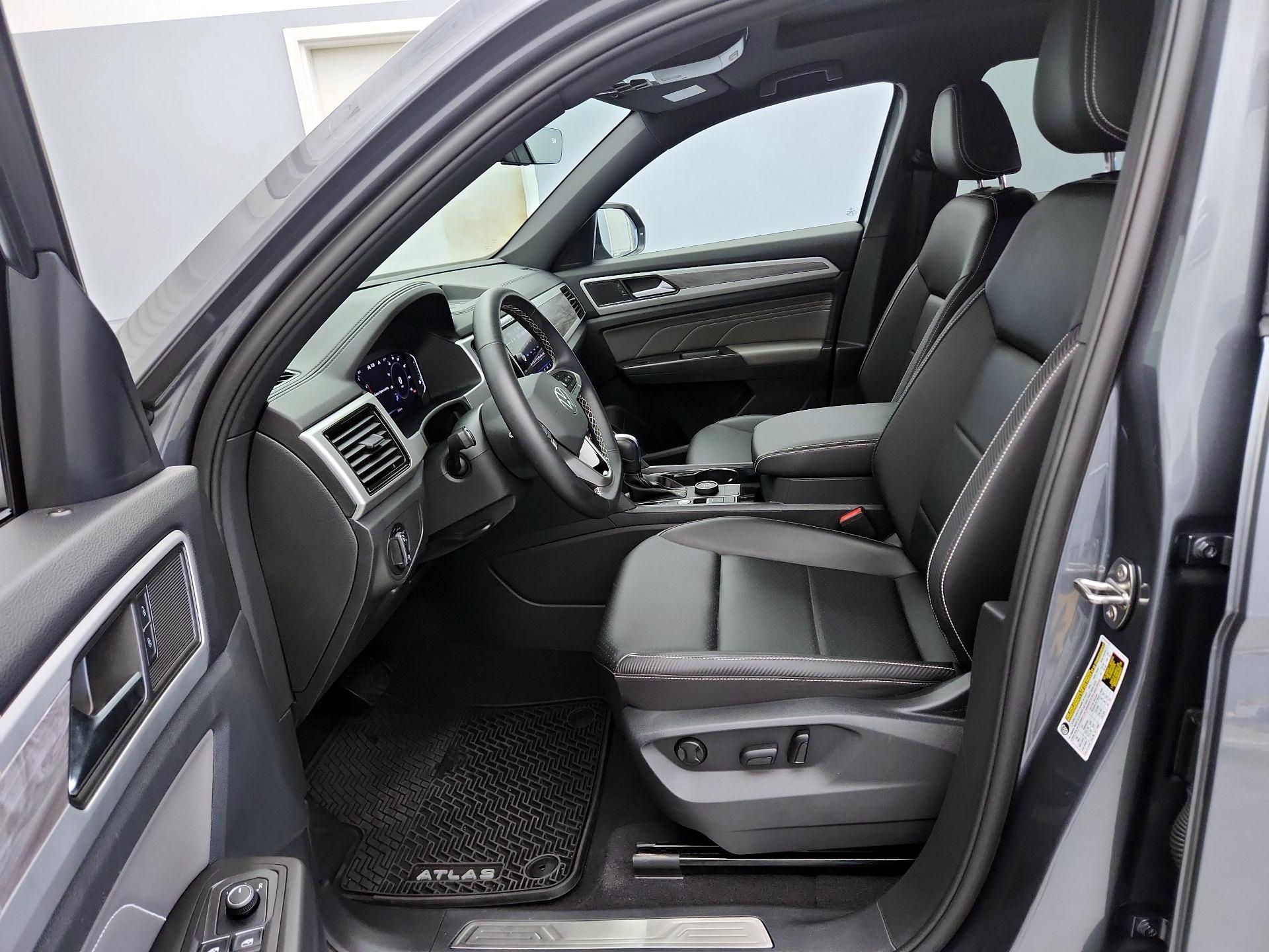 Thumbnail: 2023 Volkswagen Atlas - 11