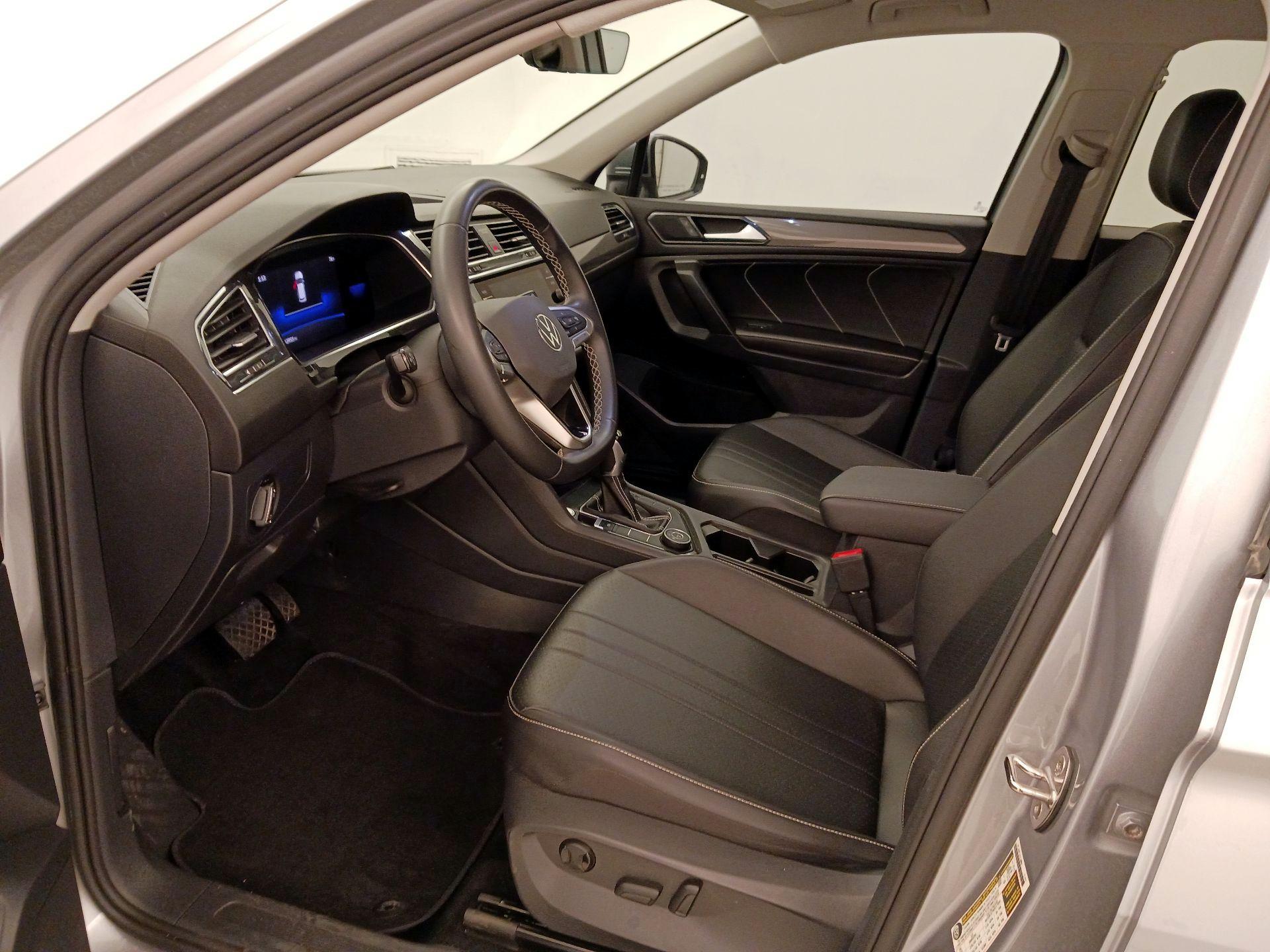 Thumbnail: 2023 Volkswagen Tiguan - 11
